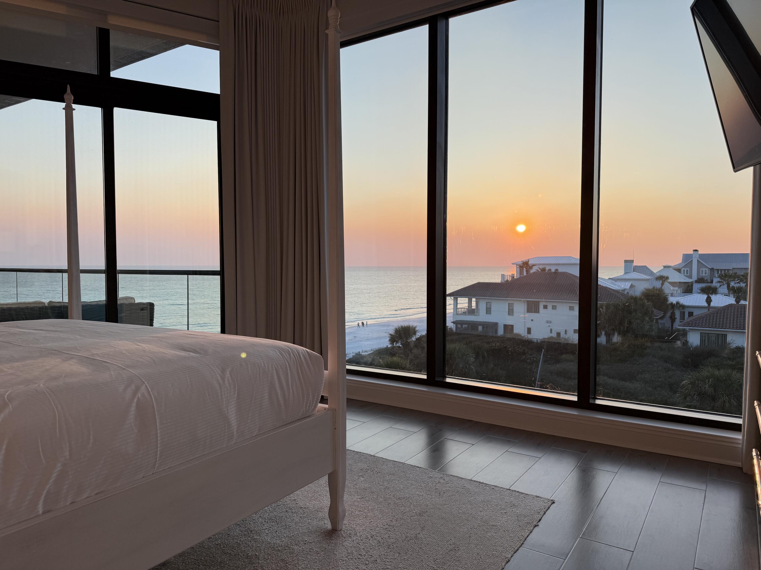 4463 W County Hwy 30A, 400