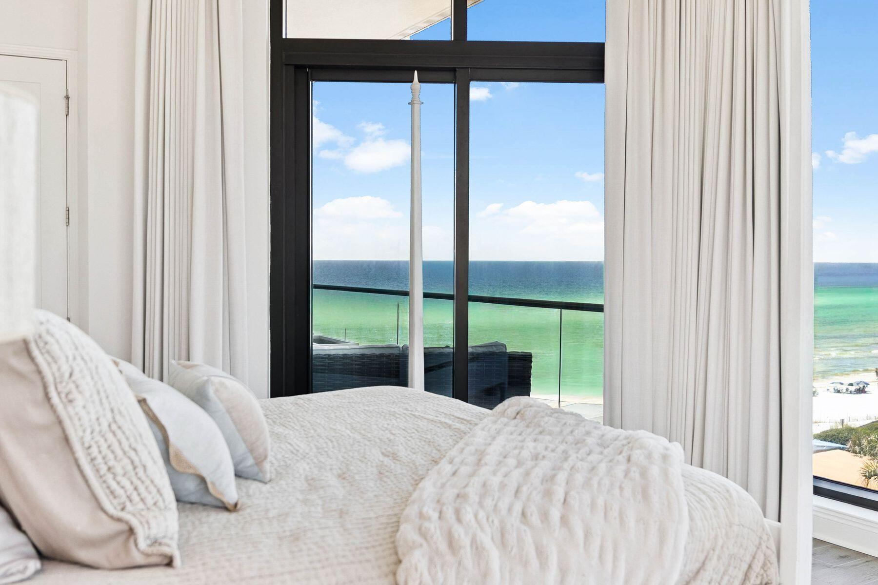 4463 W County Hwy 30A, 400