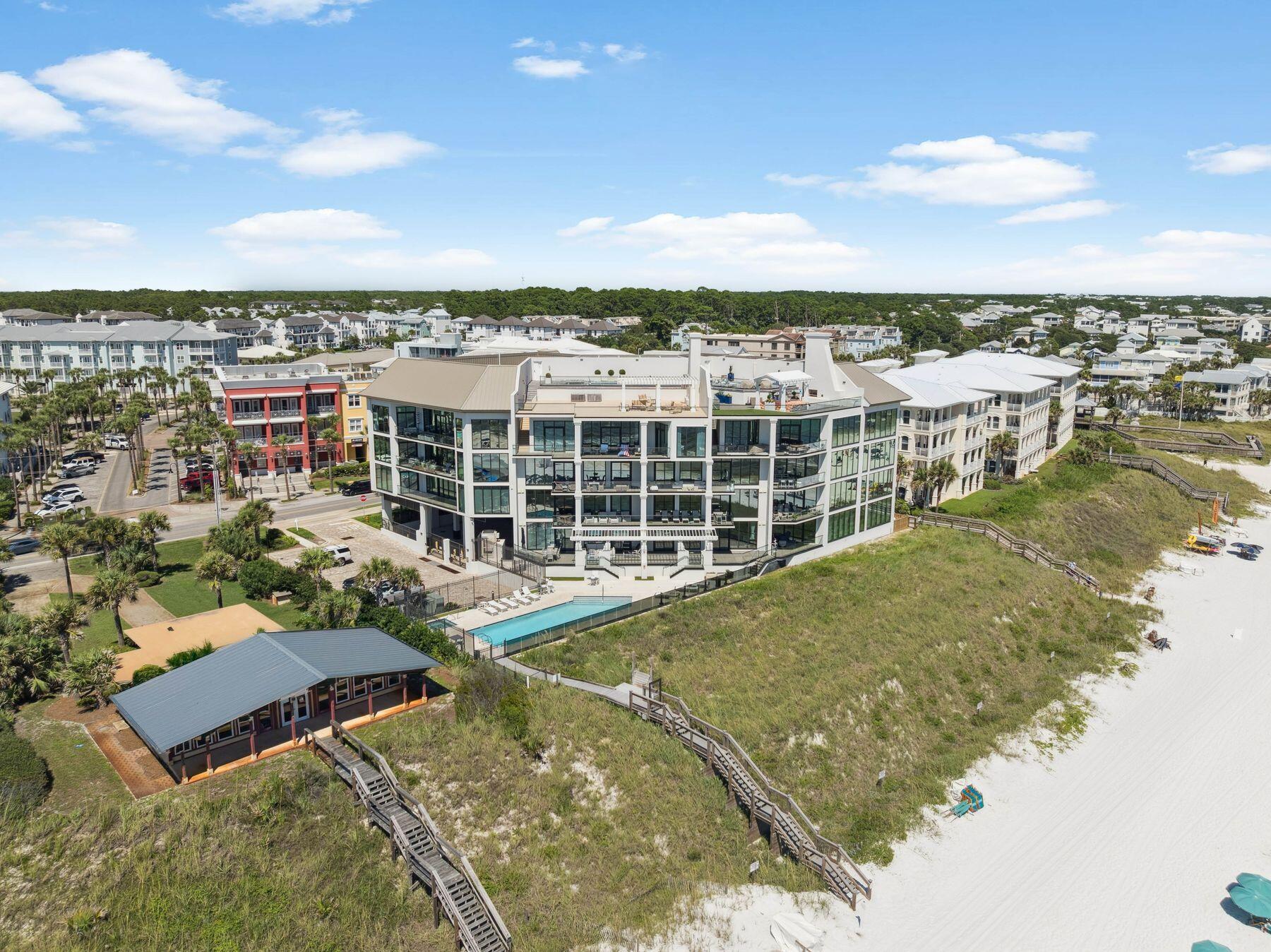 4463 W County Hwy 30A, 400