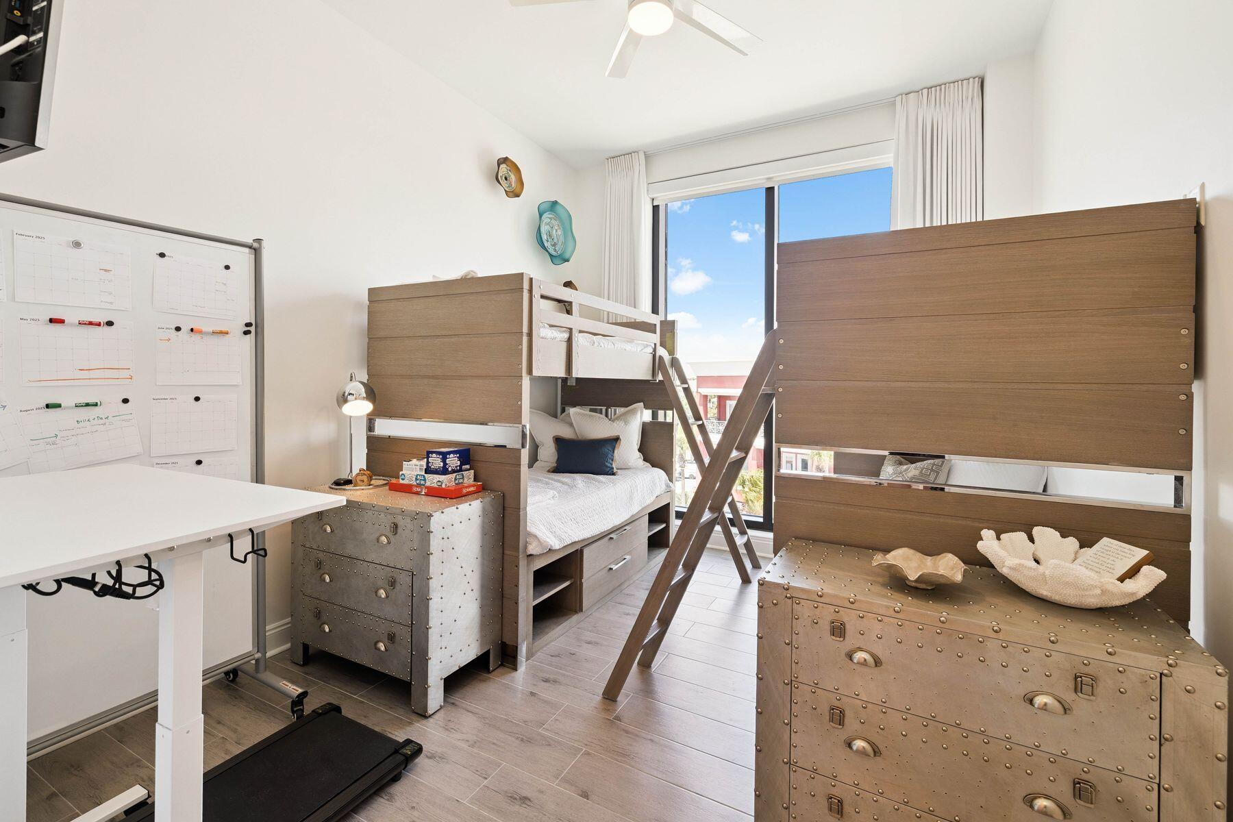 4463 W County Hwy 30A, 400