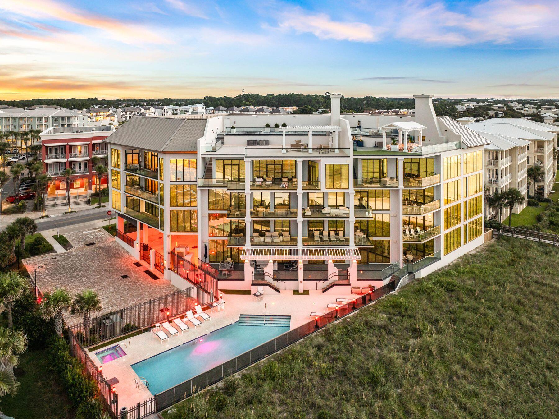 4463 W County Hwy 30A, 400