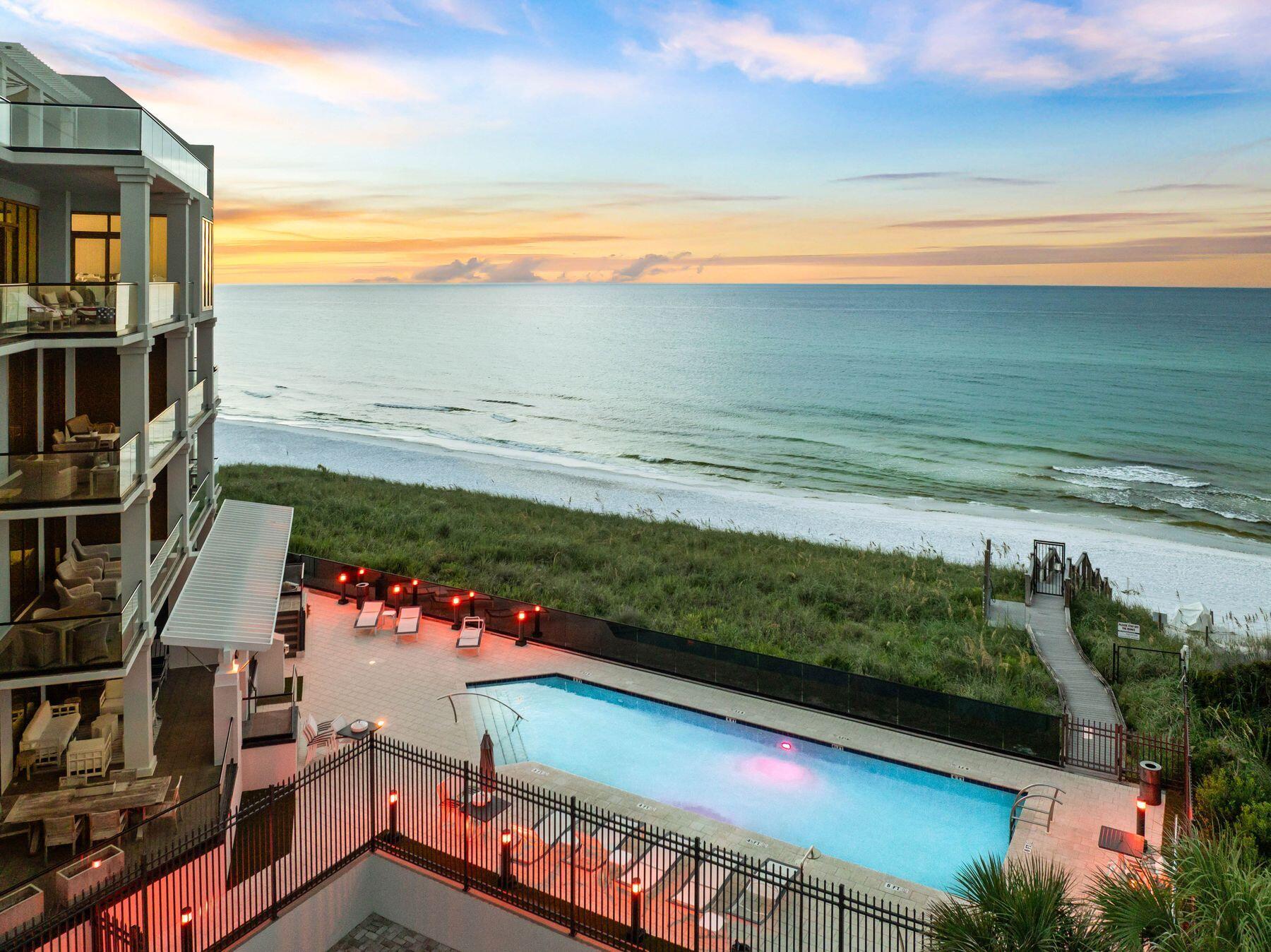 4463 W County Hwy 30A, 400