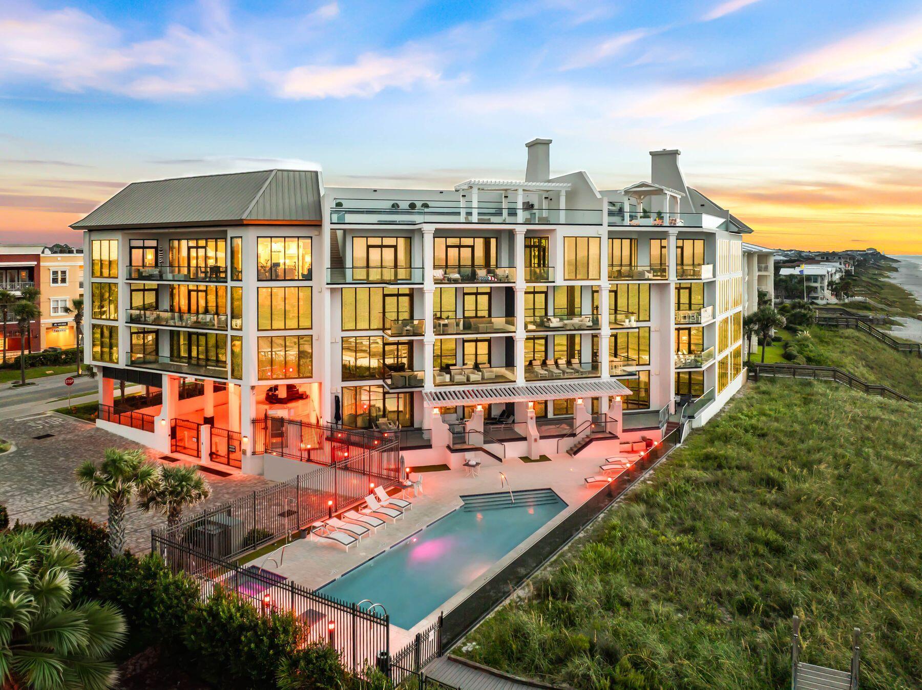 4463 W County Hwy 30A, 400