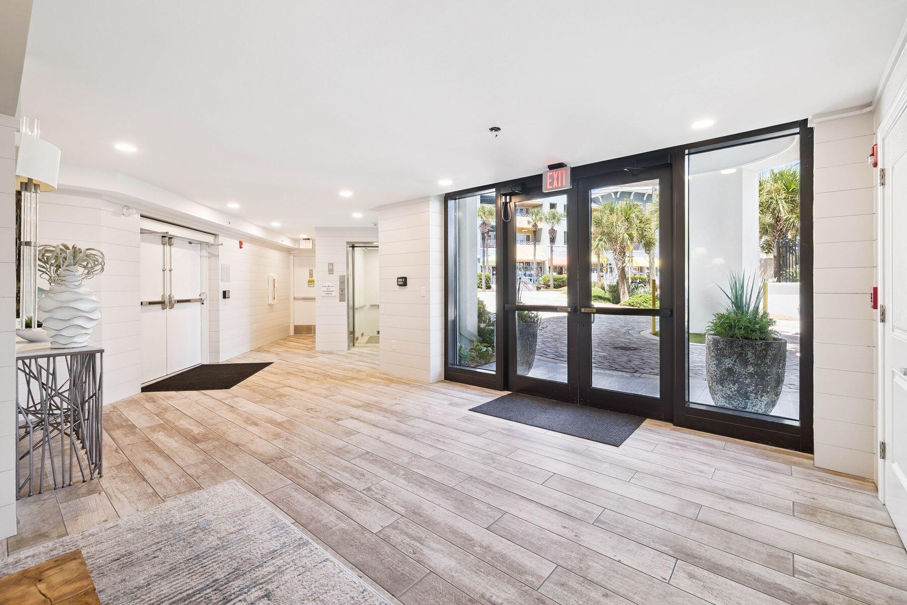 4463 W County Hwy 30A, 400