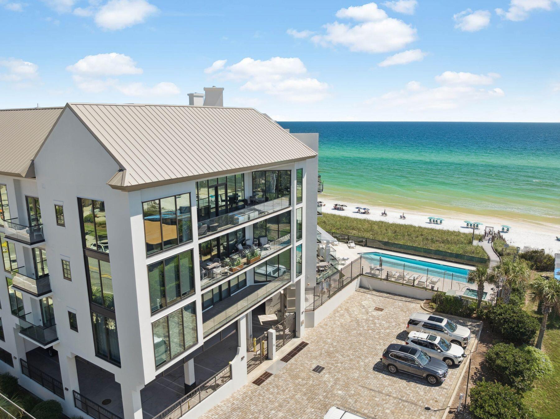 4463 W County Hwy 30A, 400