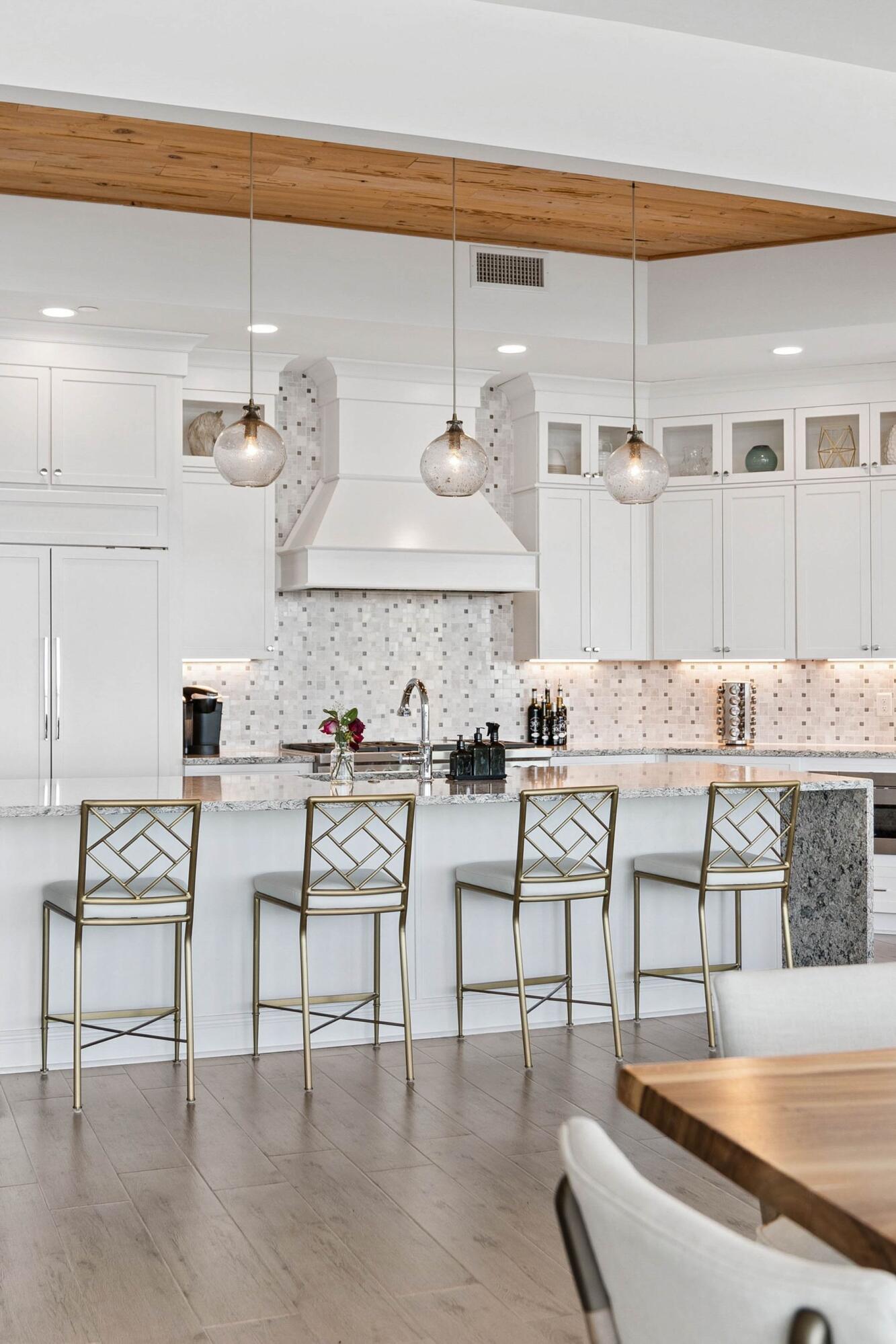 4463 W County Hwy 30A, 400