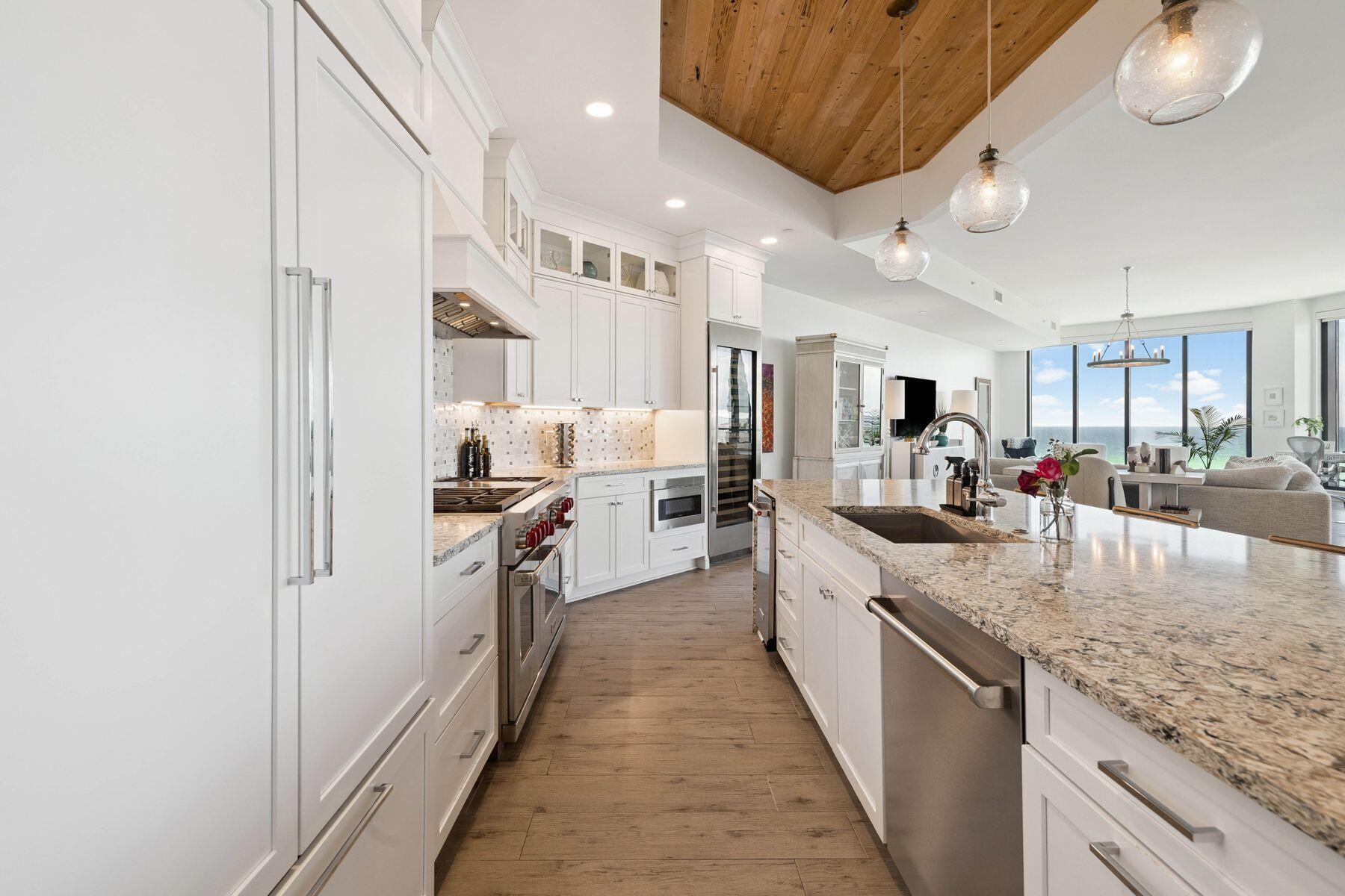 4463 W County Hwy 30A, 400