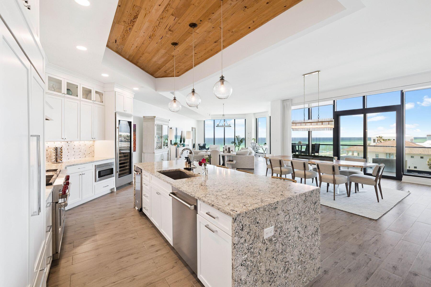 4463 W County Hwy 30A, 400