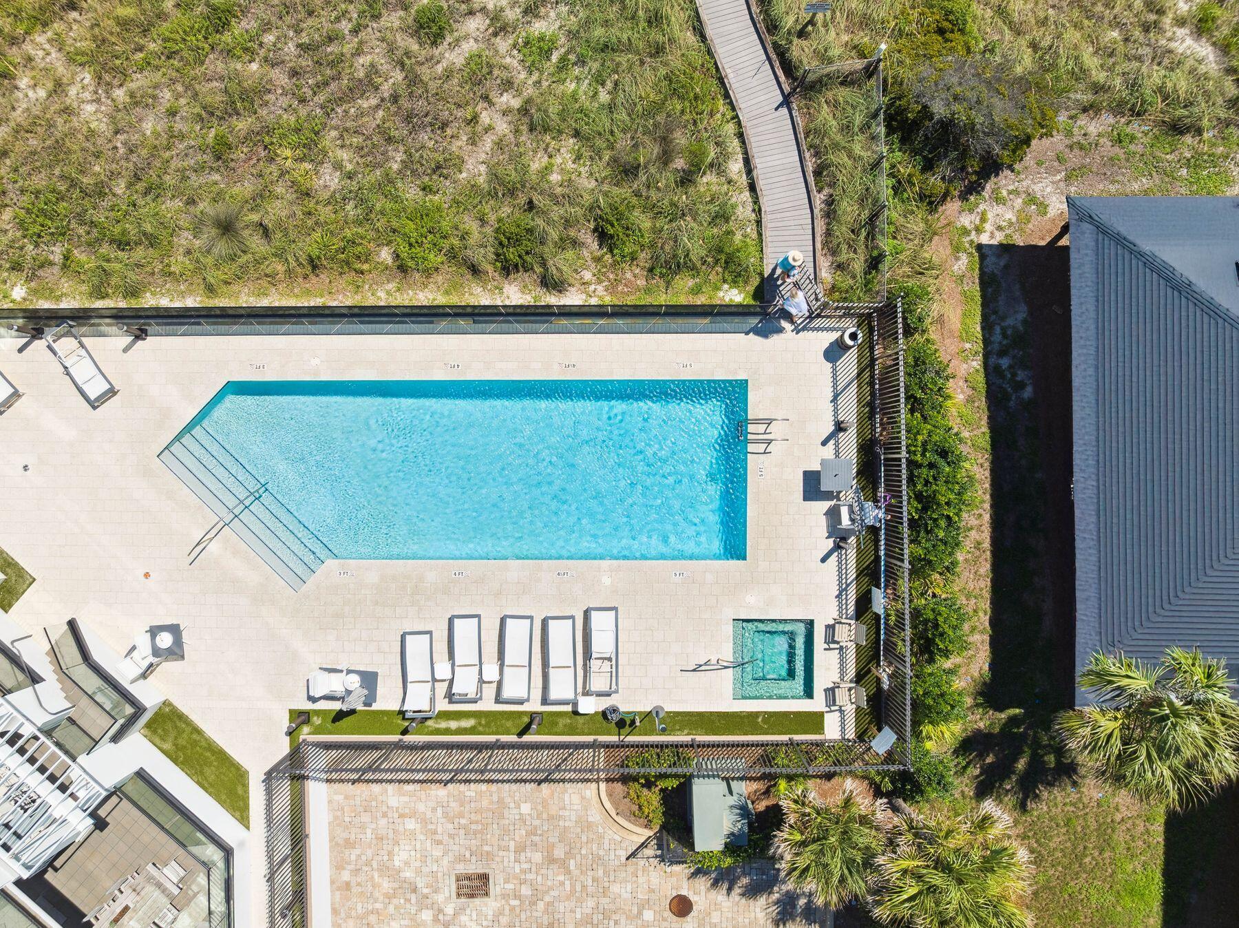 4463 W County Hwy 30A, 400