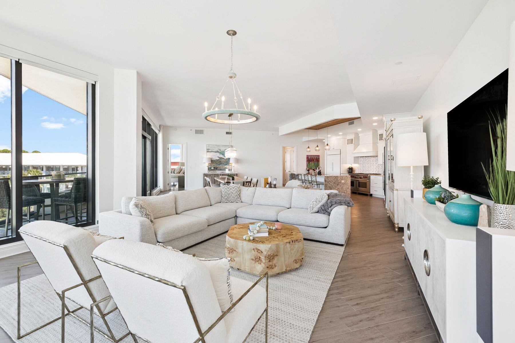 4463 W County Hwy 30A, 400