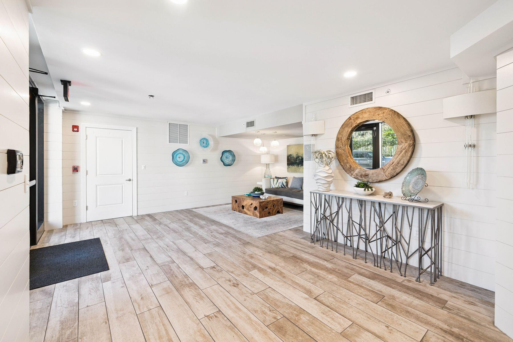 4463 W County Hwy 30A, 400