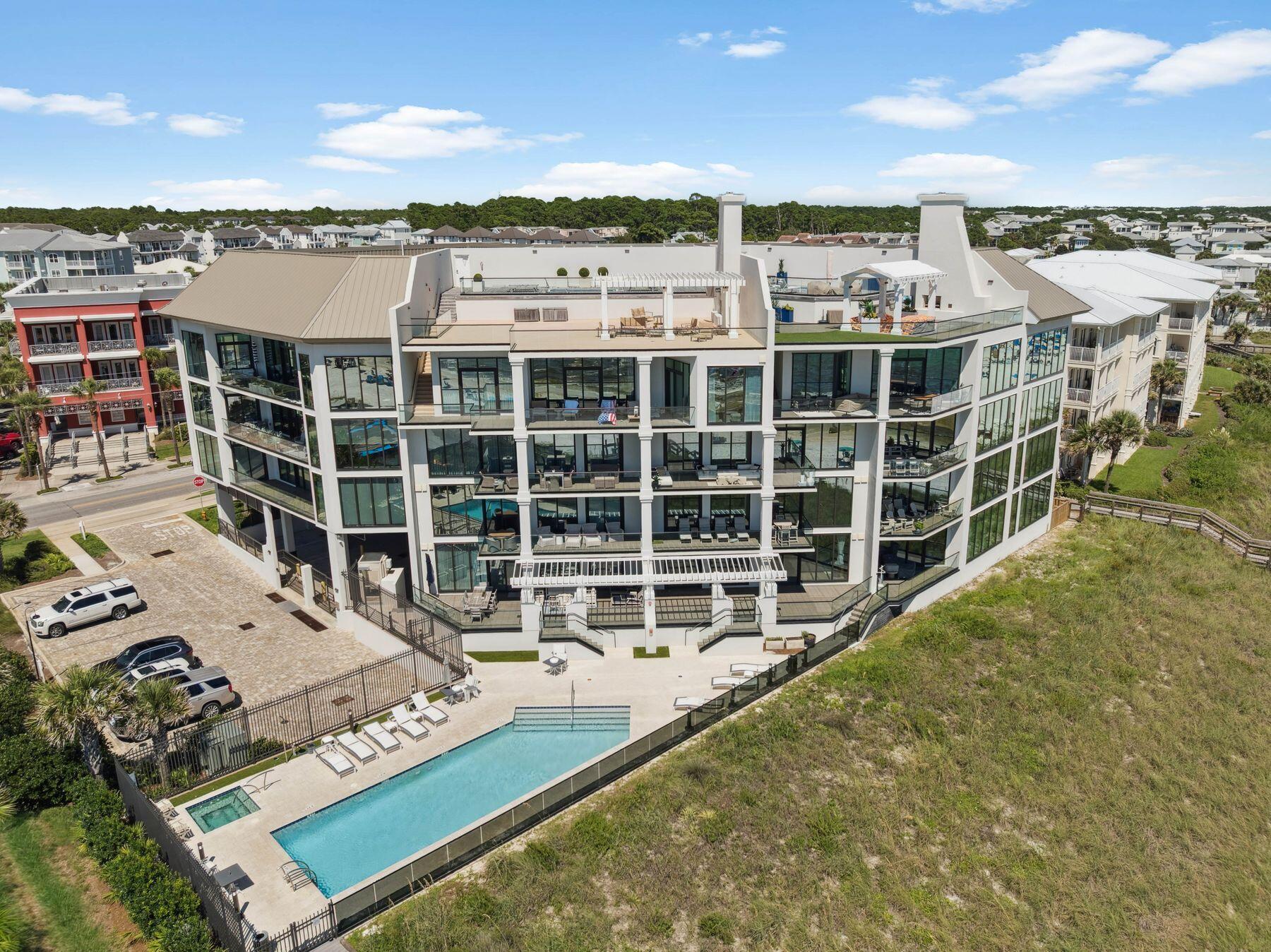 4463 W County Hwy 30A, 400