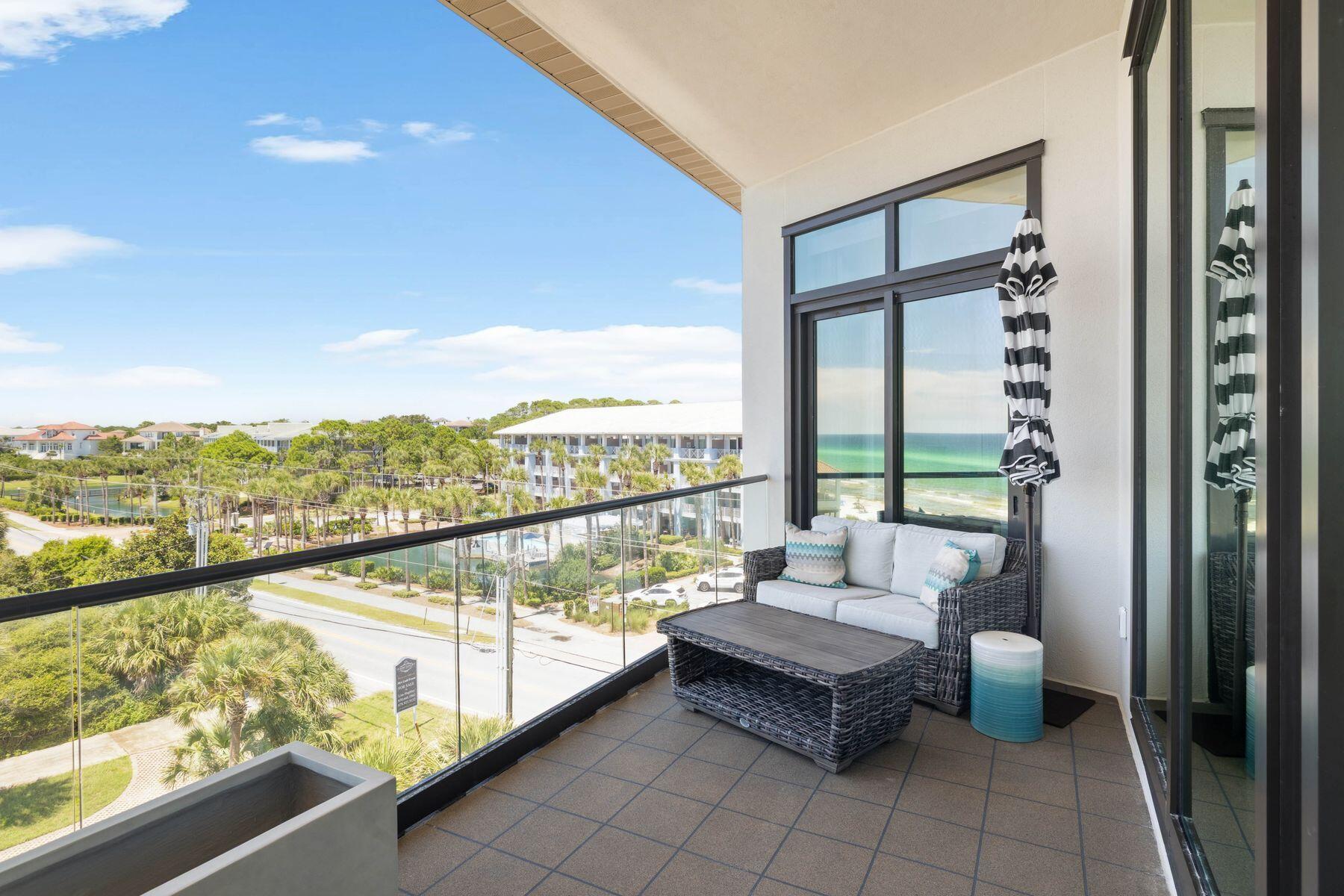 4463 W County Hwy 30A, 400