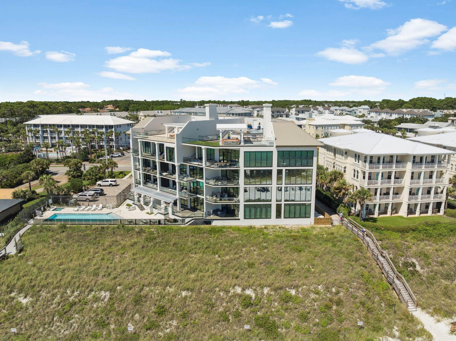 4463 W County Hwy 30A, 400