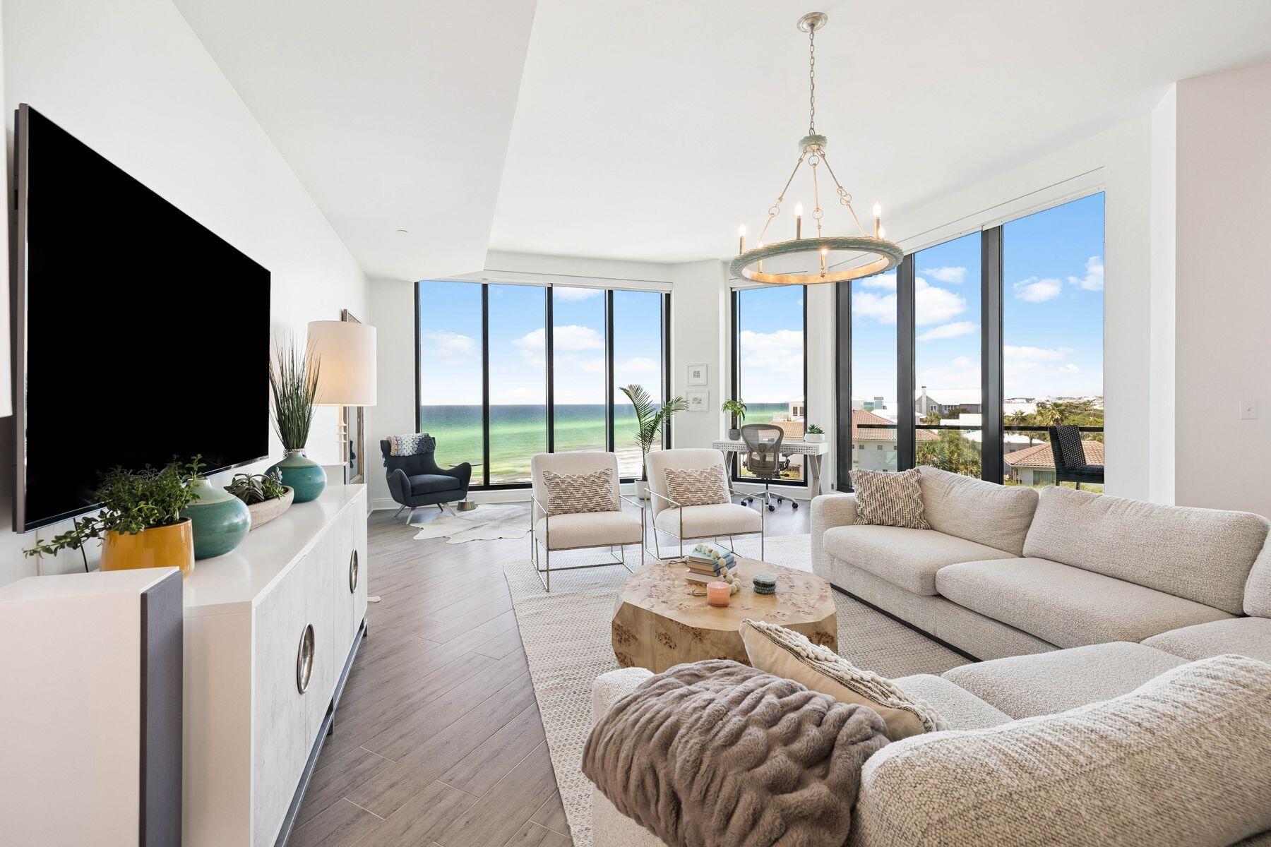 4463 W County Hwy 30A, 400