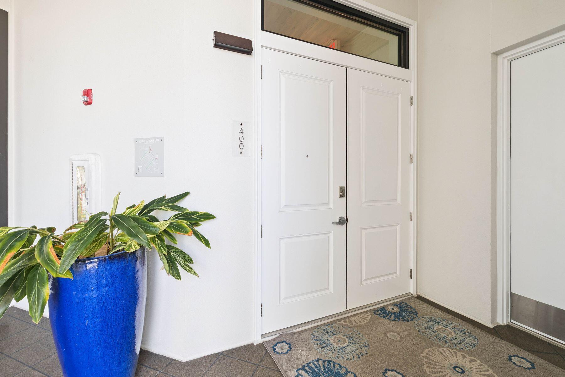 4463 W County Hwy 30A, 400