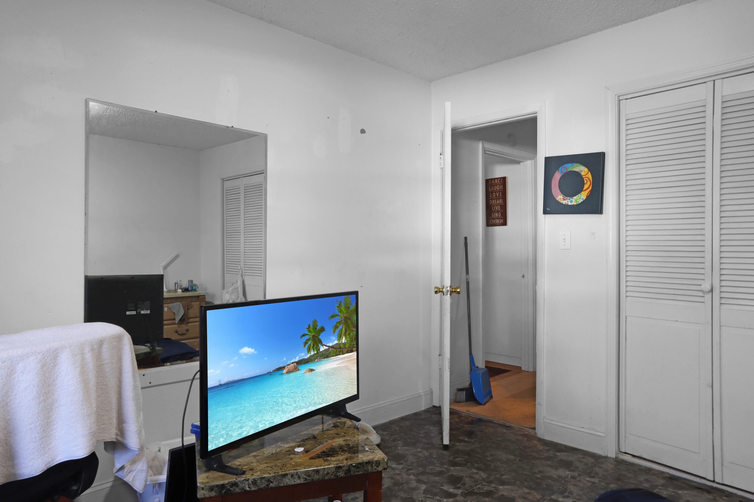 611 Colonial Drive, APT 6