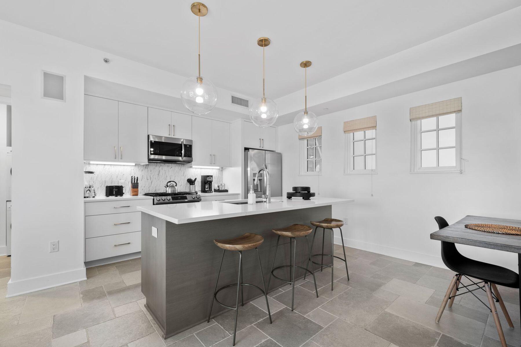 136 Georgetown Avenue, 3B-4