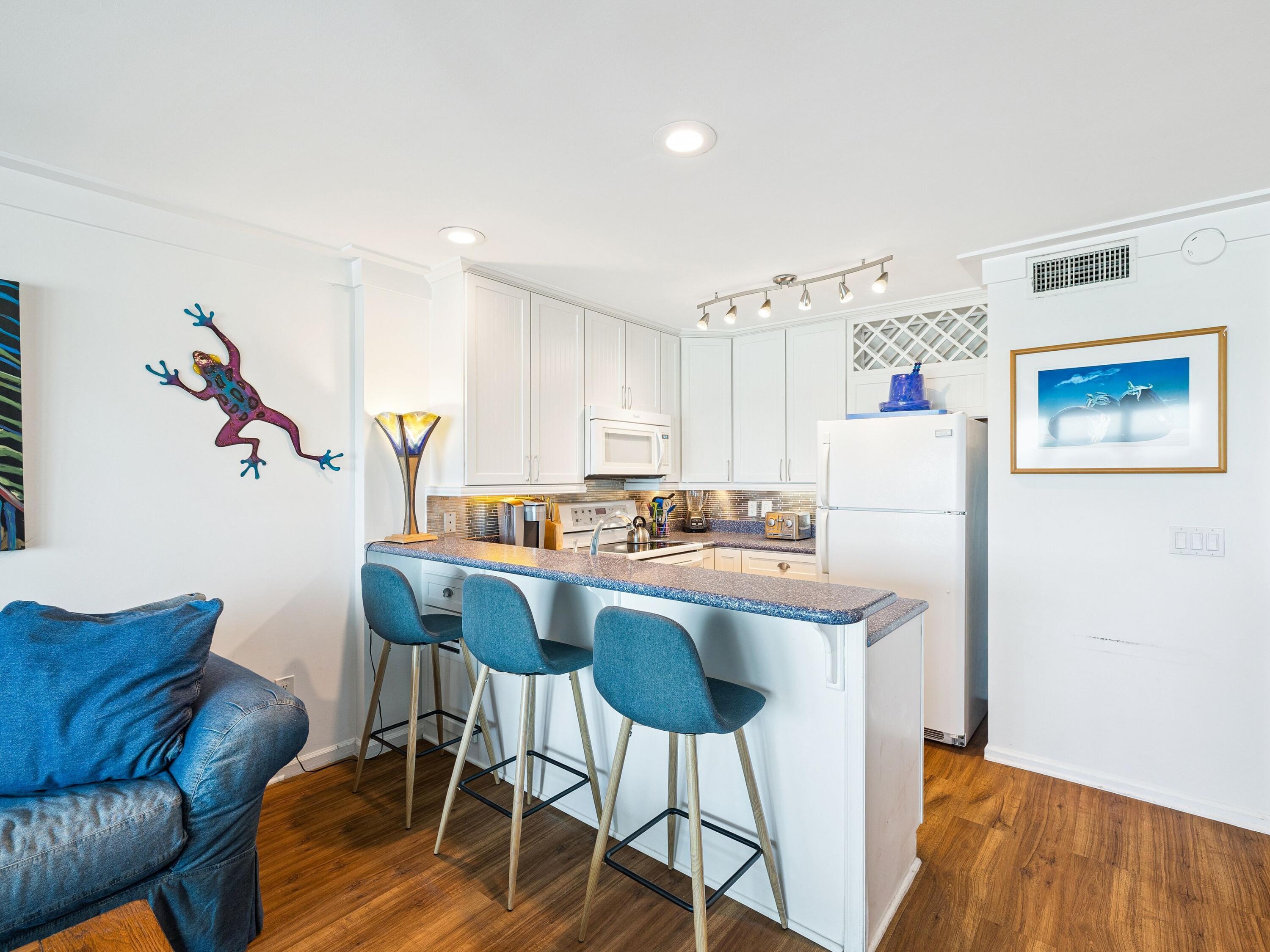 8078 E County Highway 30A, 106