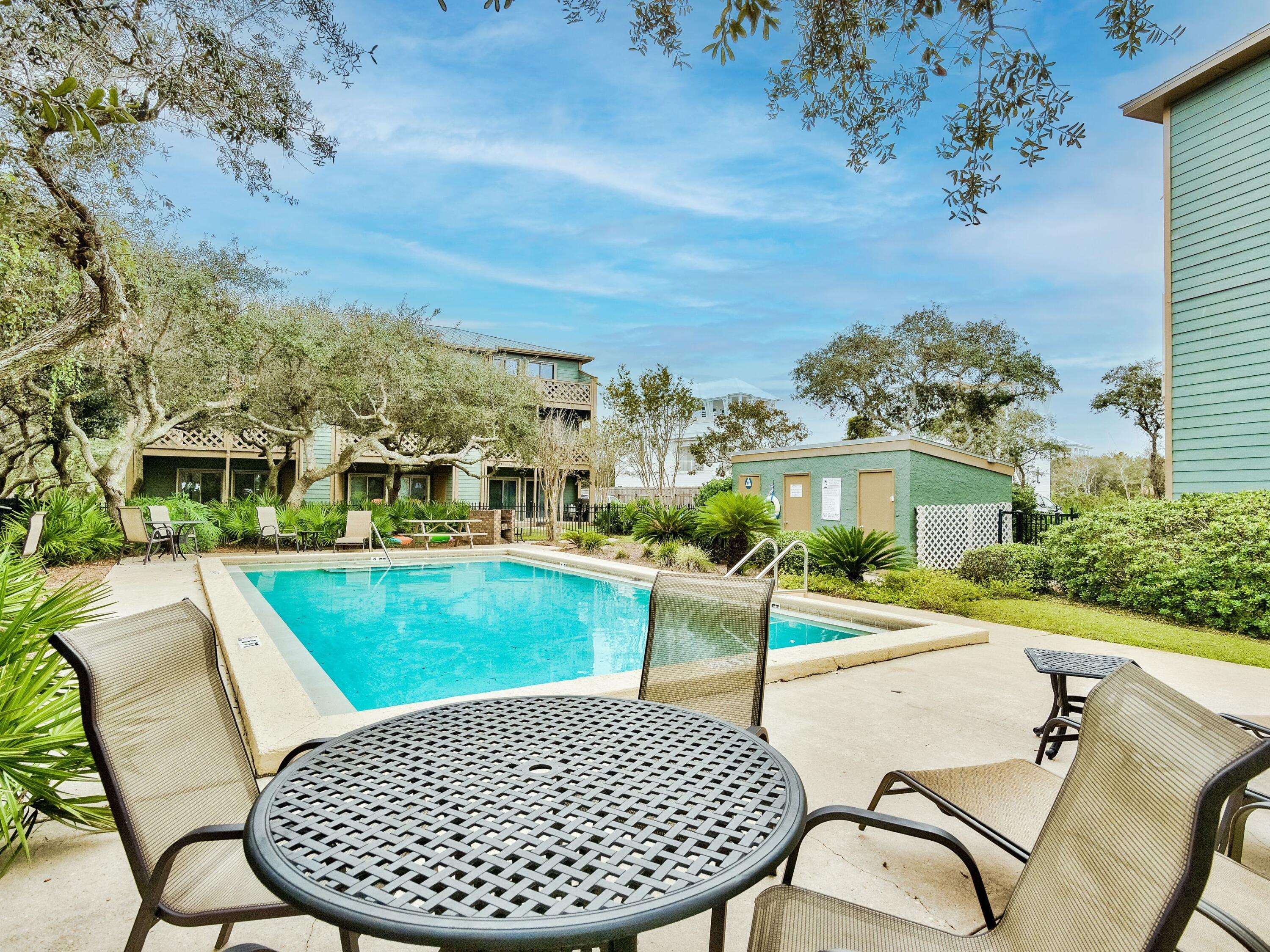 81 S Orange Street, 205