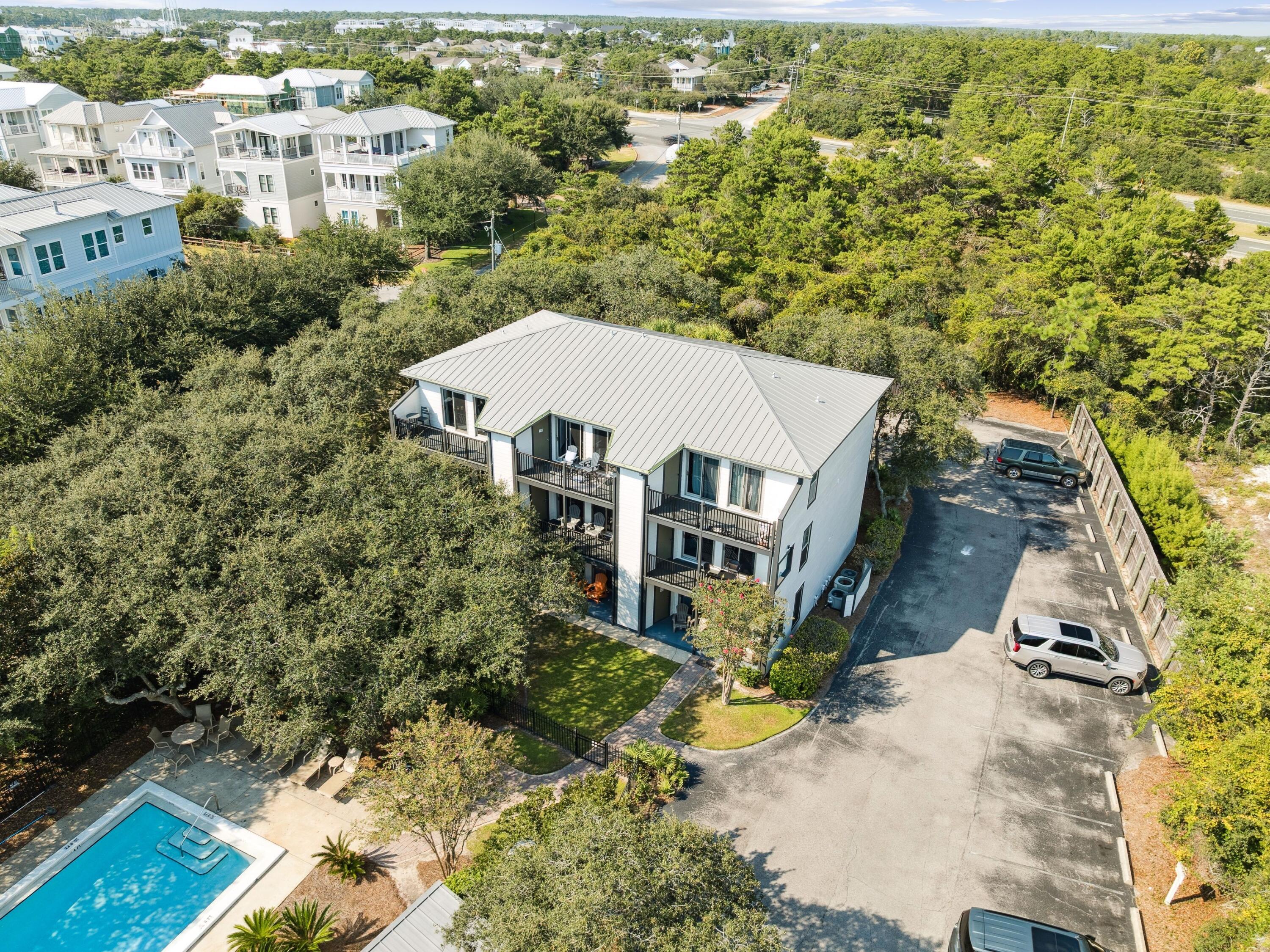 81 S Orange Street, 205