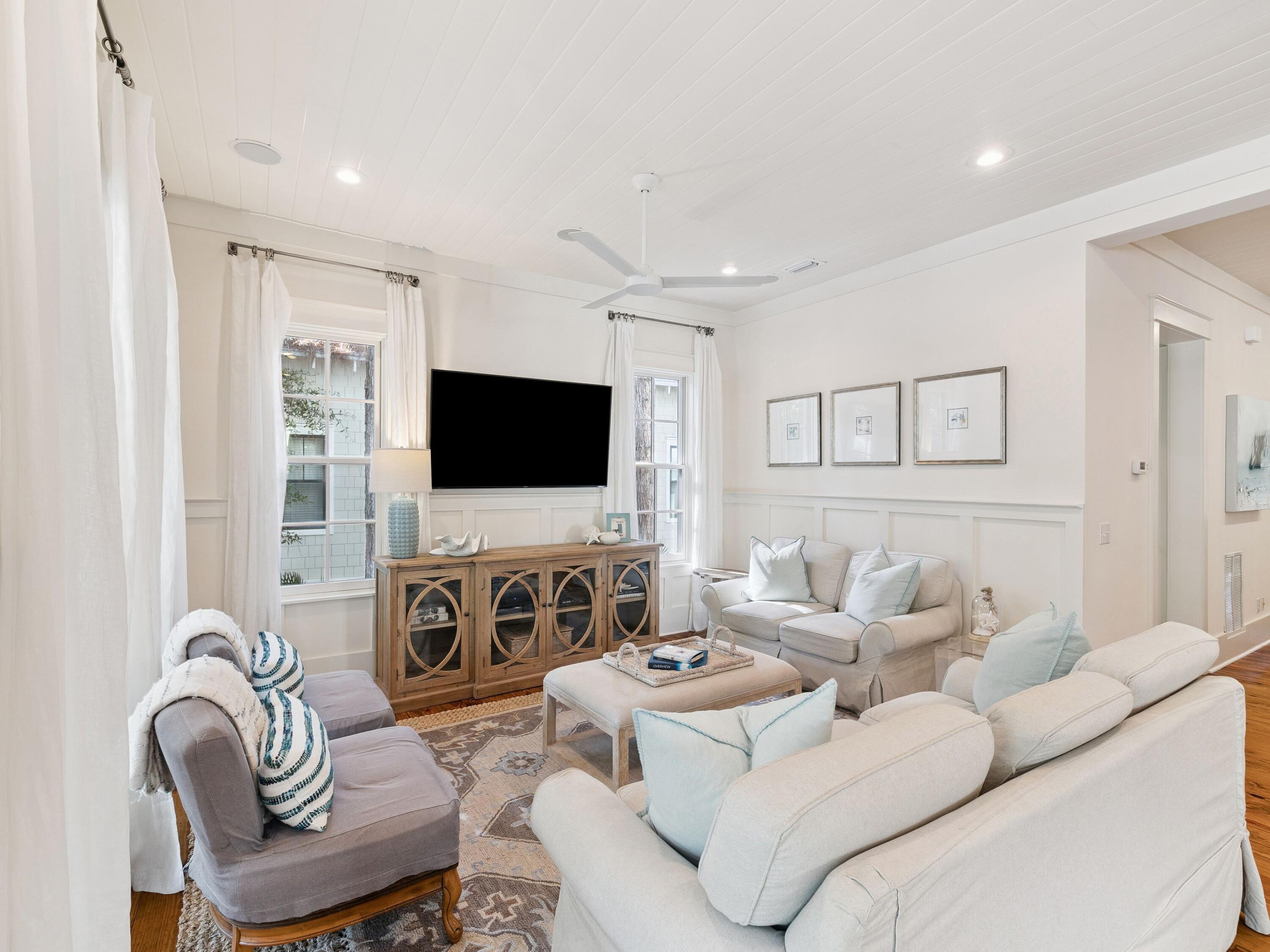 235 W Lake Forest Drive