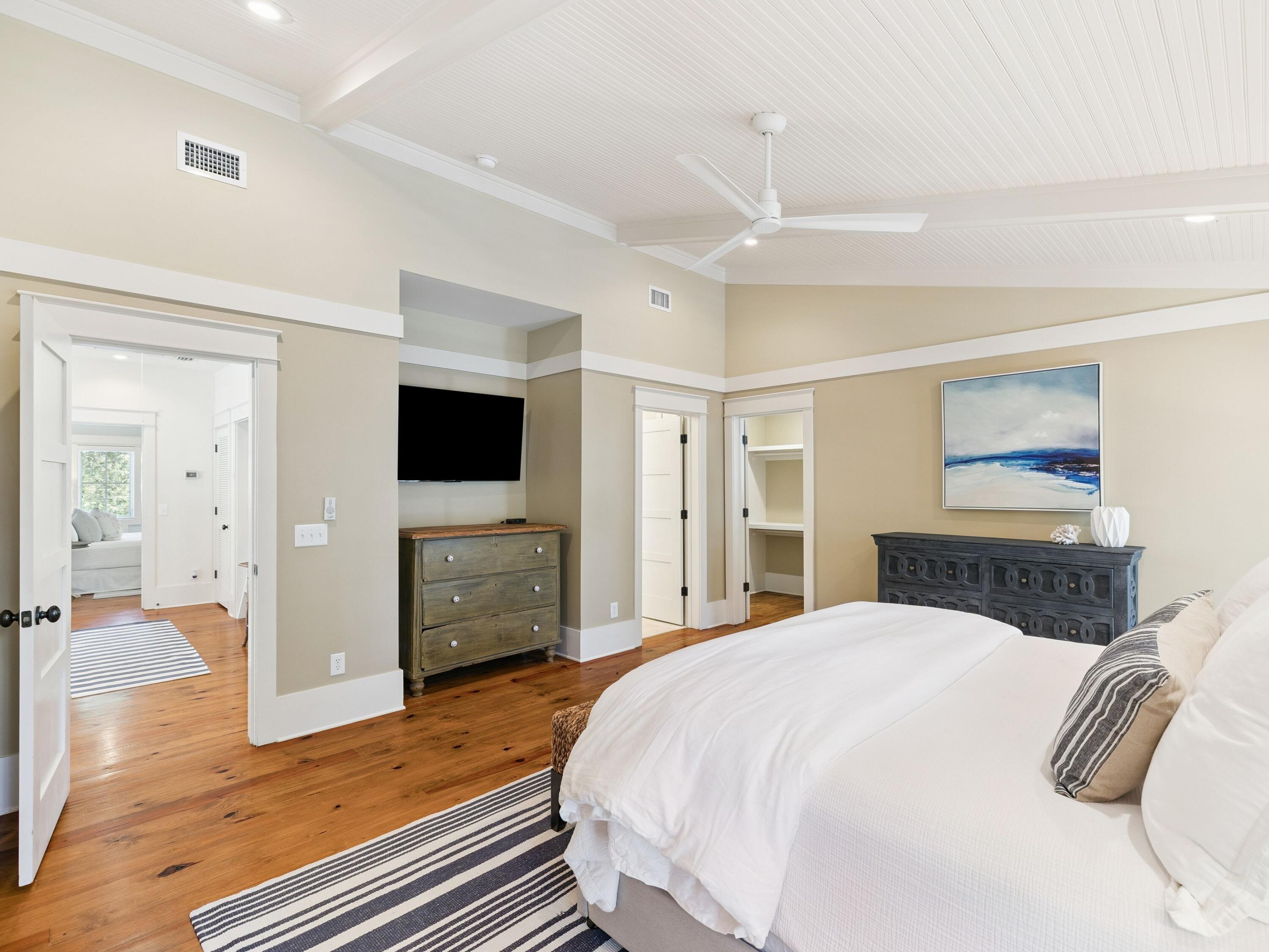 235 W Lake Forest Drive