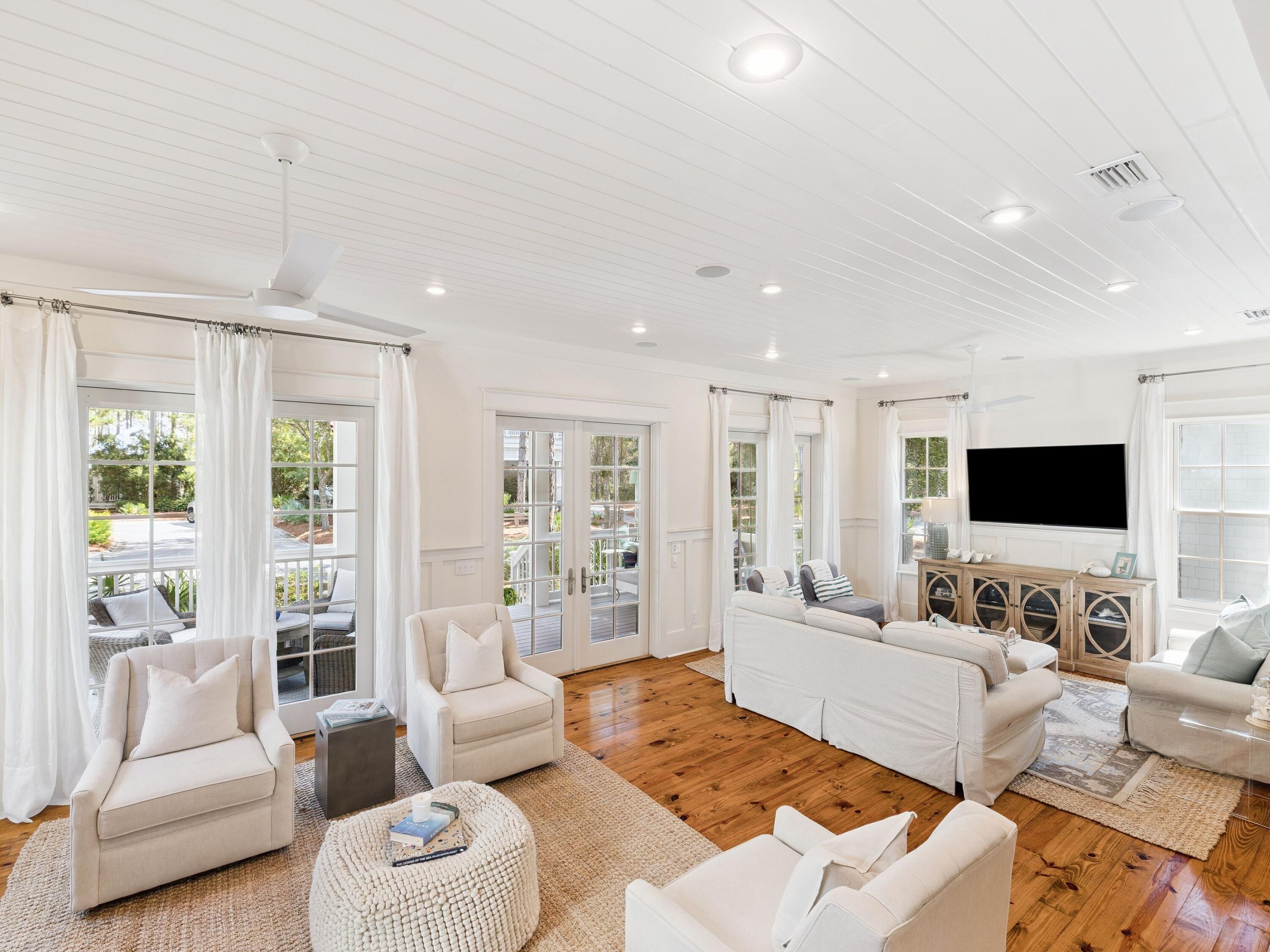 235 W Lake Forest Drive