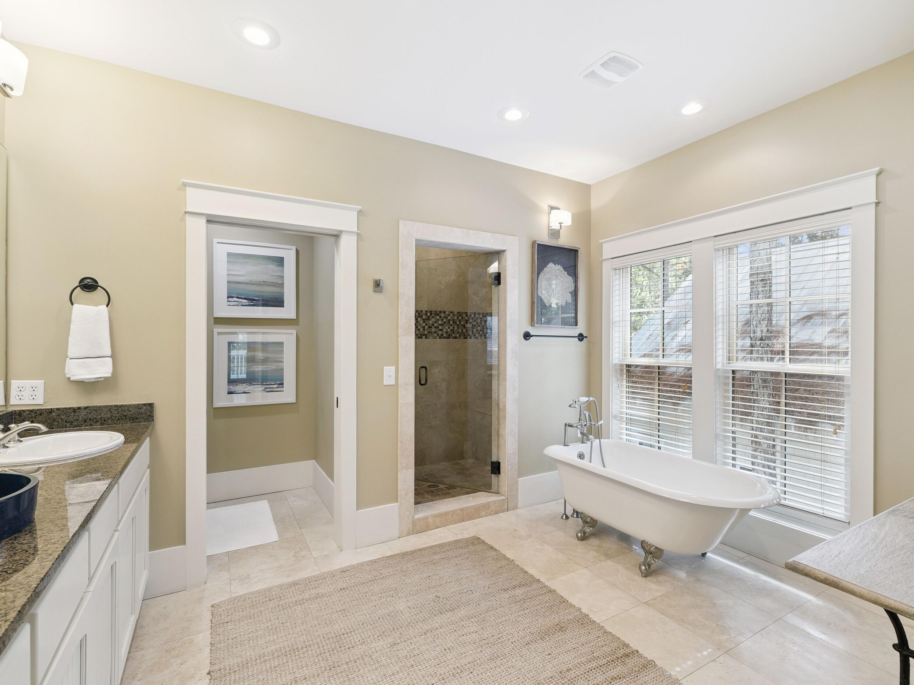 235 W Lake Forest Drive