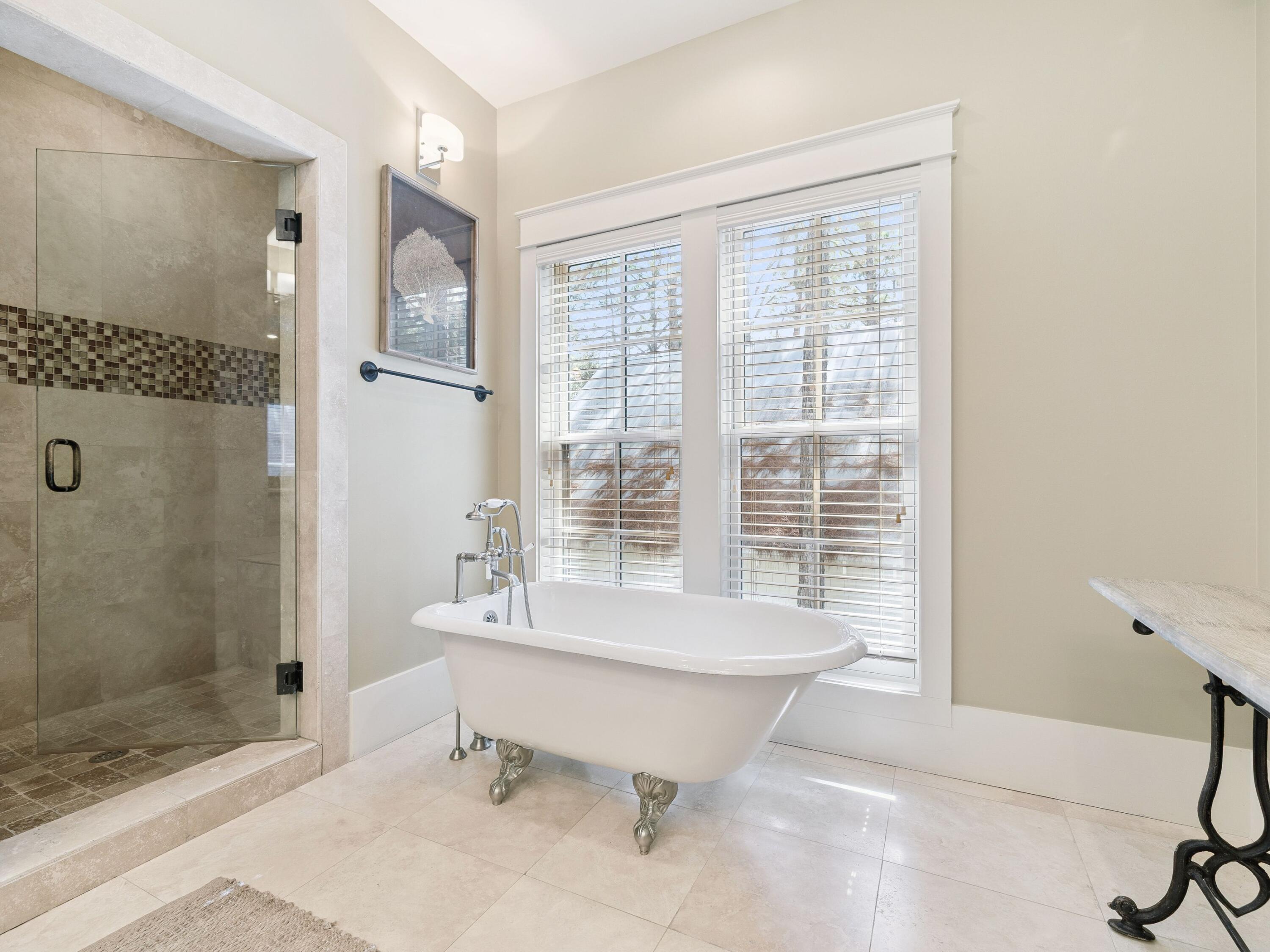 235 W Lake Forest Drive