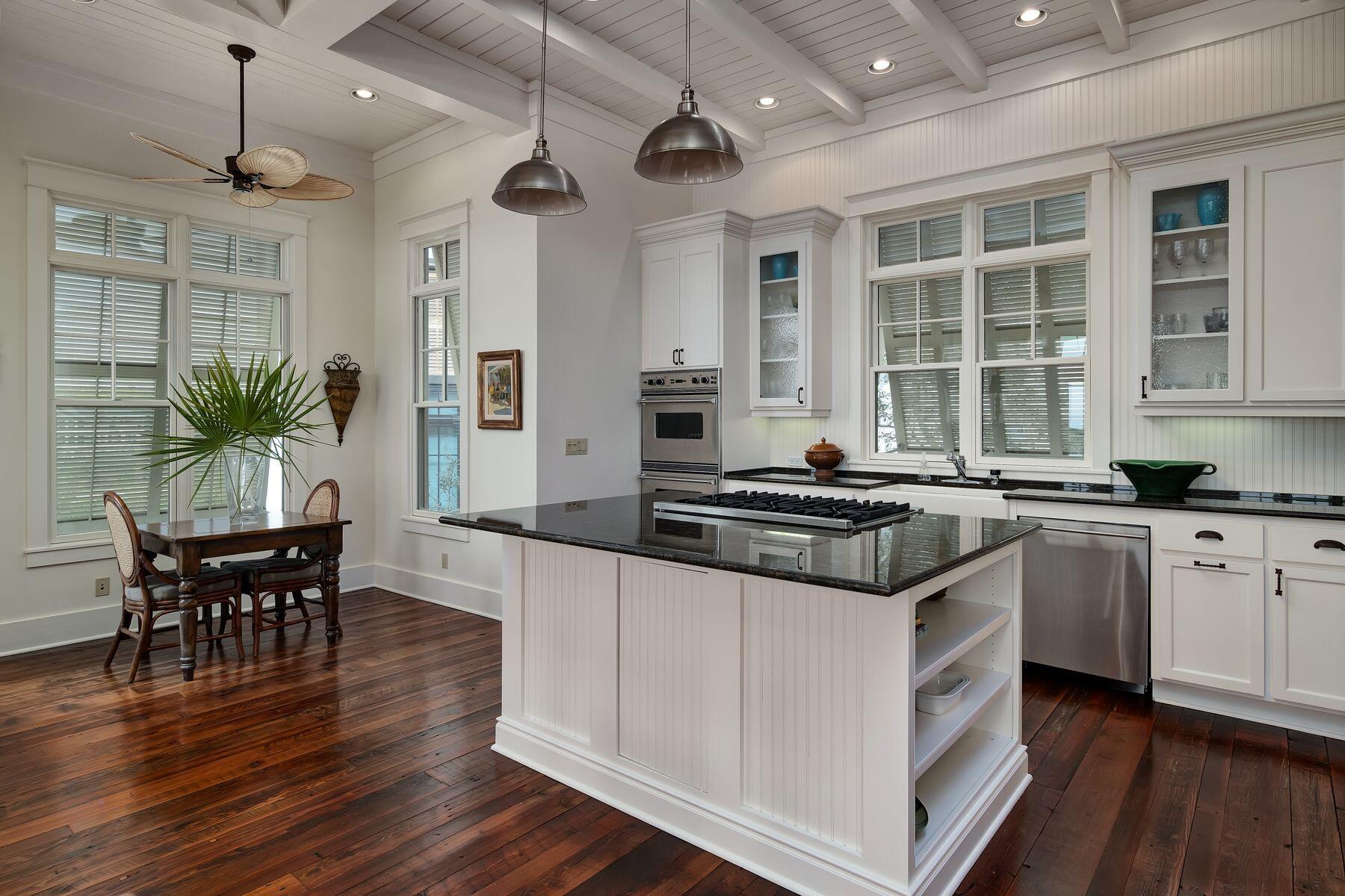 244 W Bermuda Drive