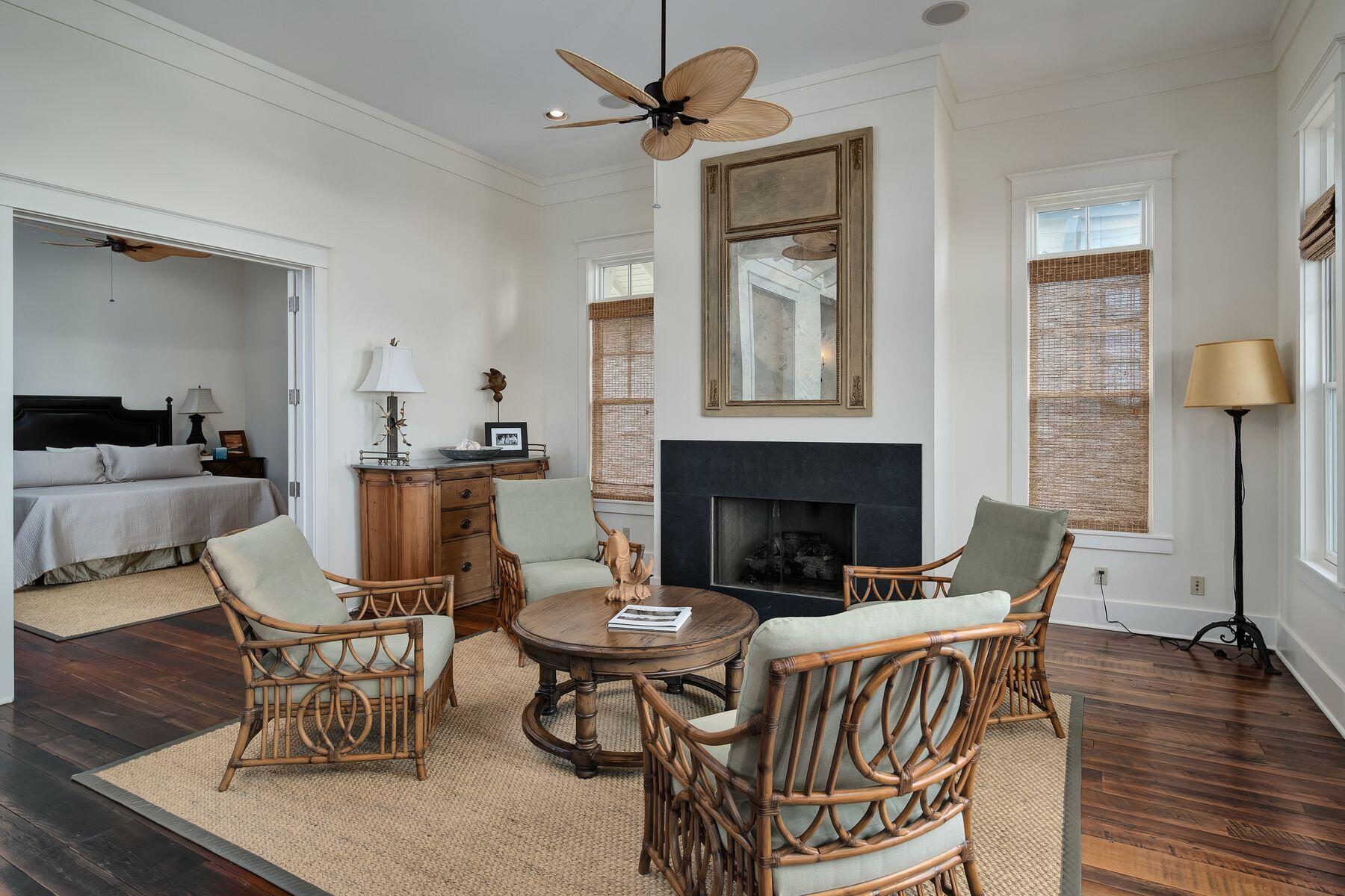244 W Bermuda Drive