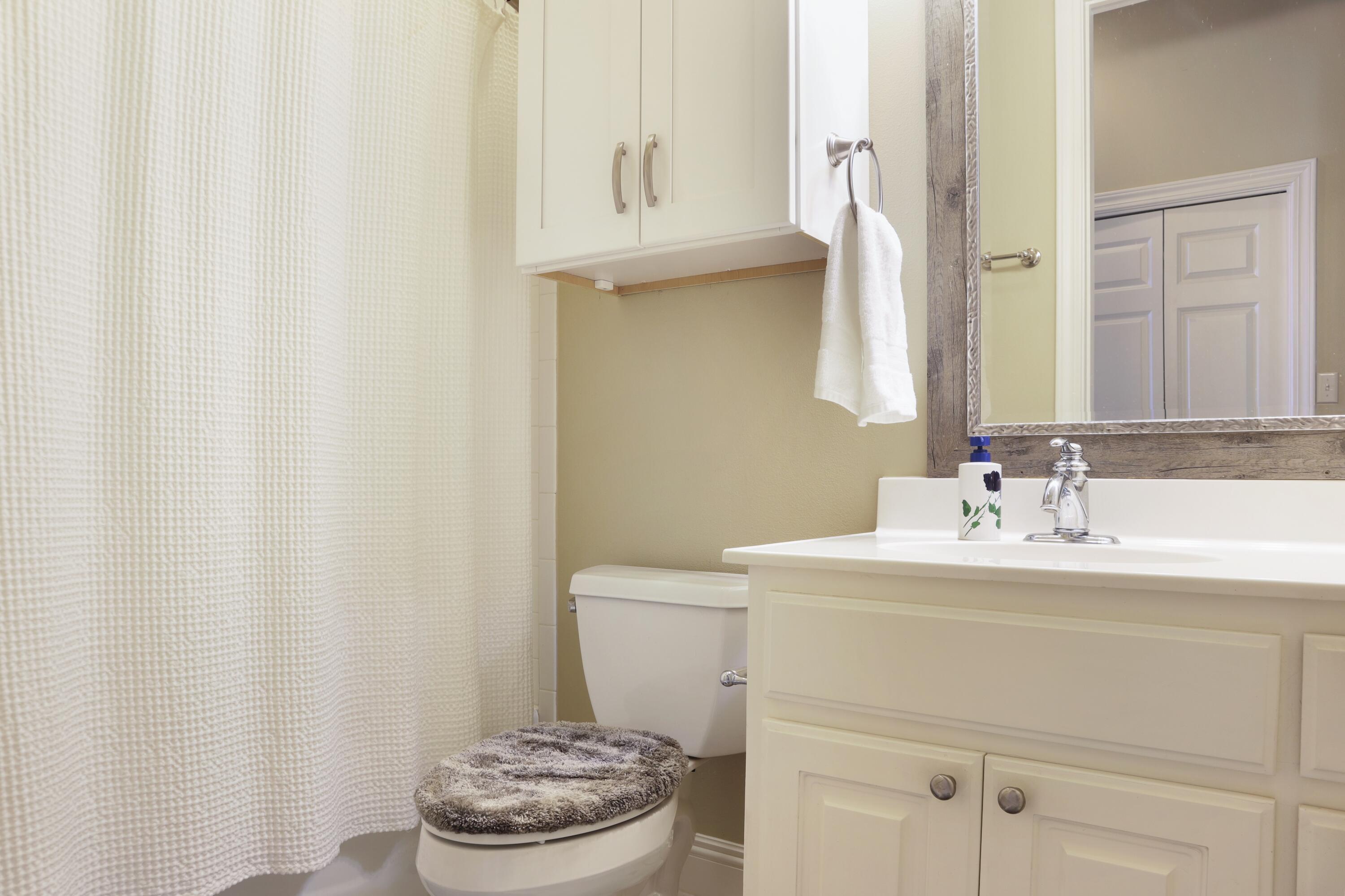 5884 E Bay Boulevard