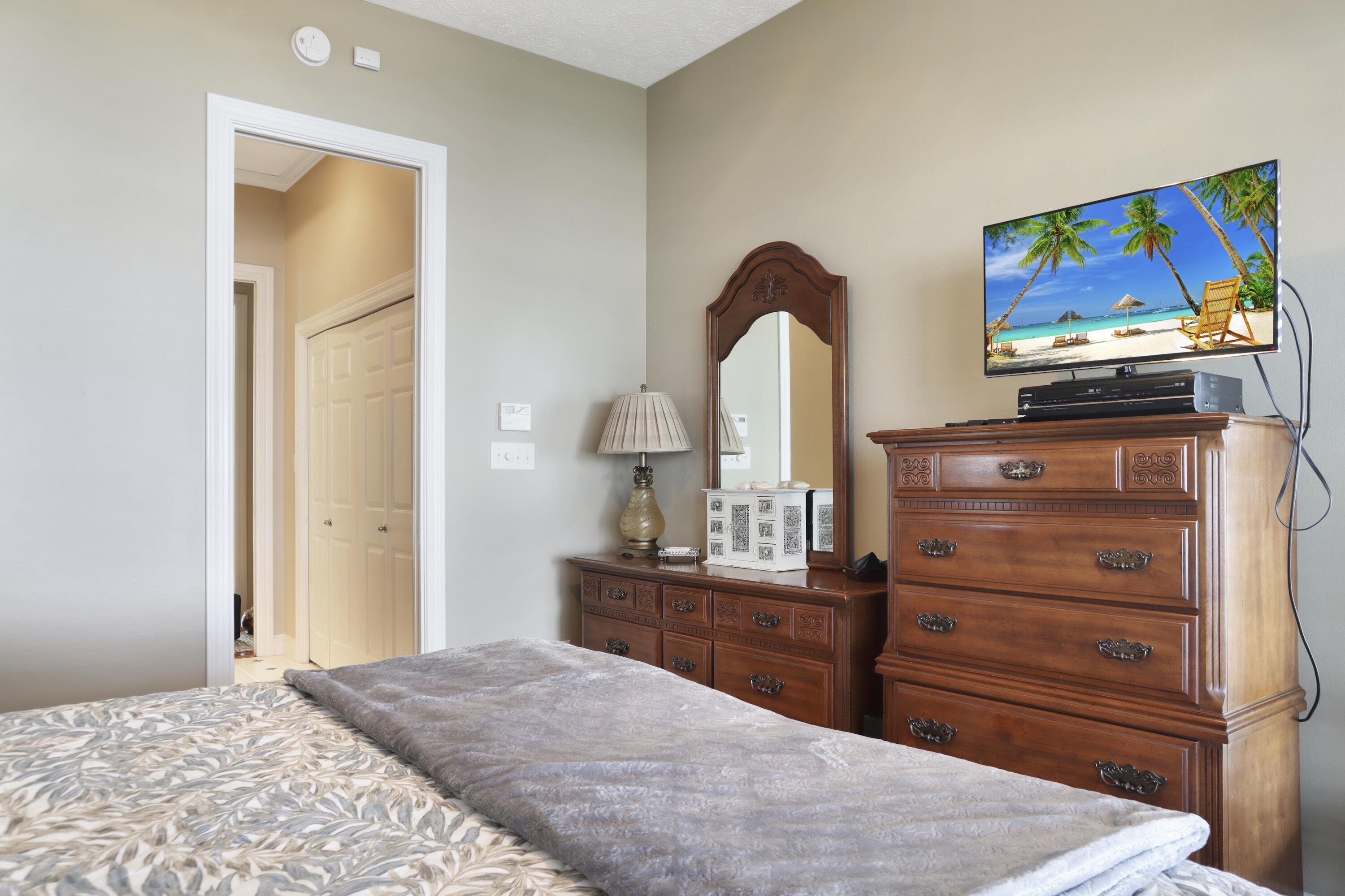 5884 E Bay Boulevard