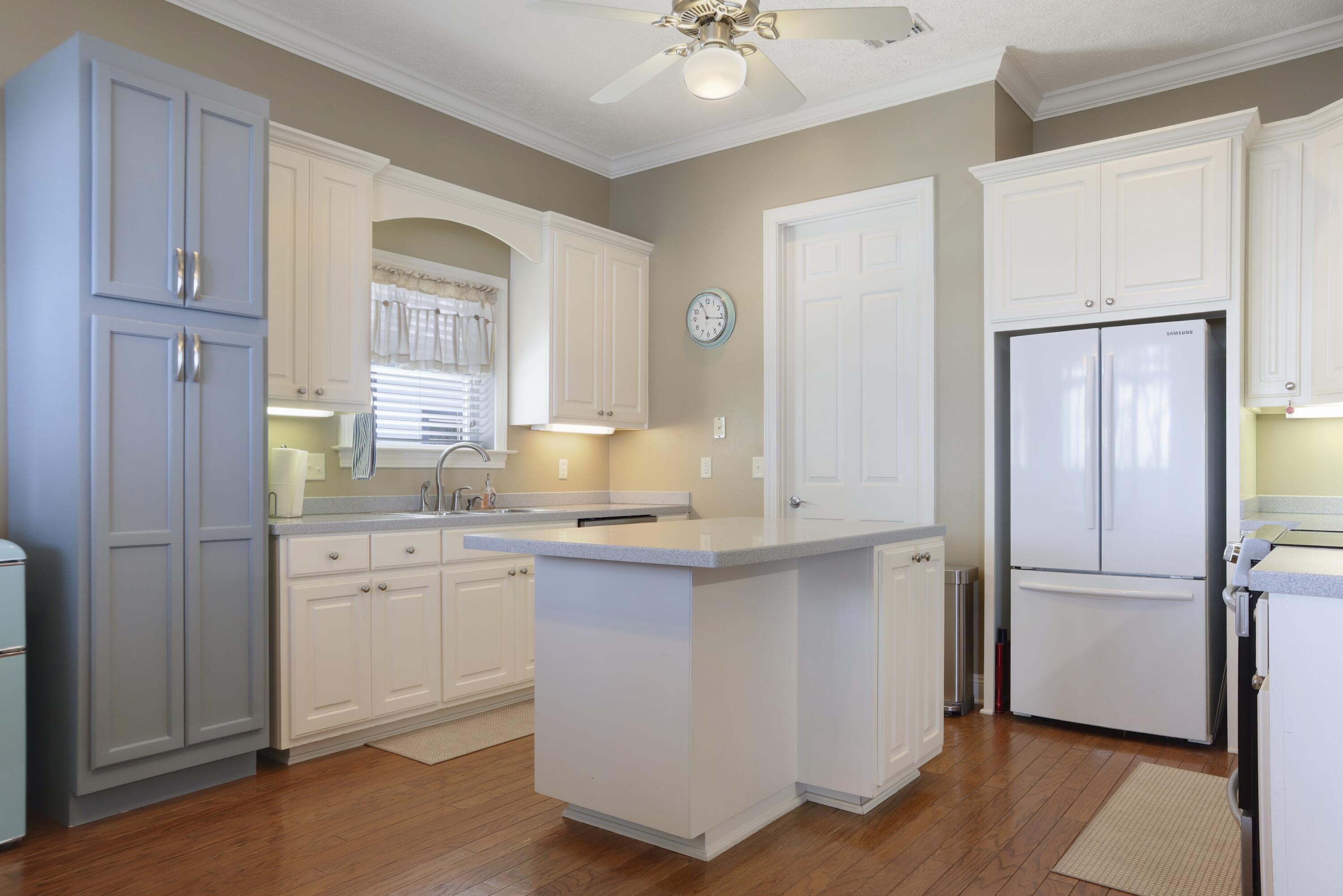 5884 E Bay Boulevard