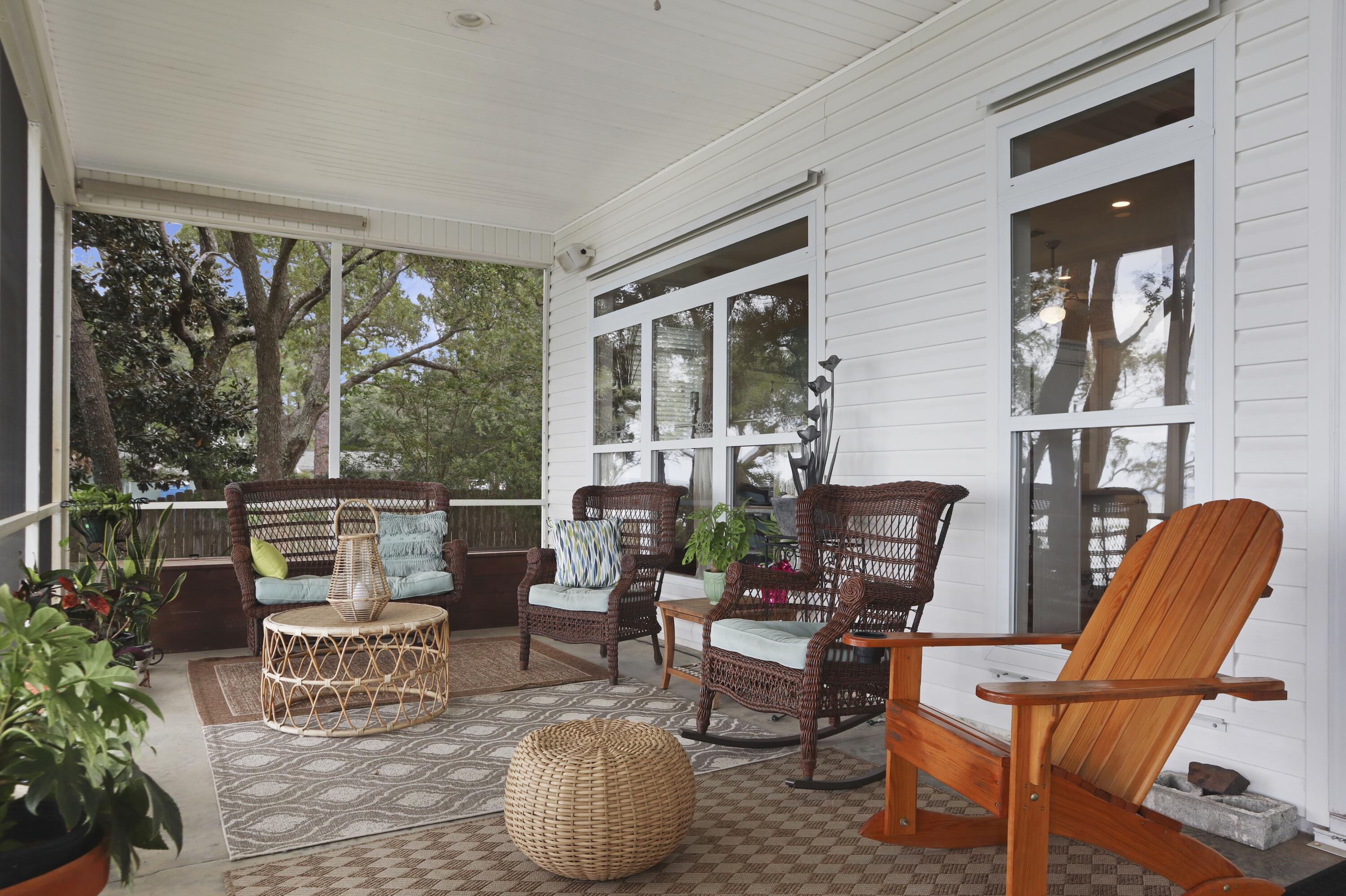 5884 E Bay Boulevard