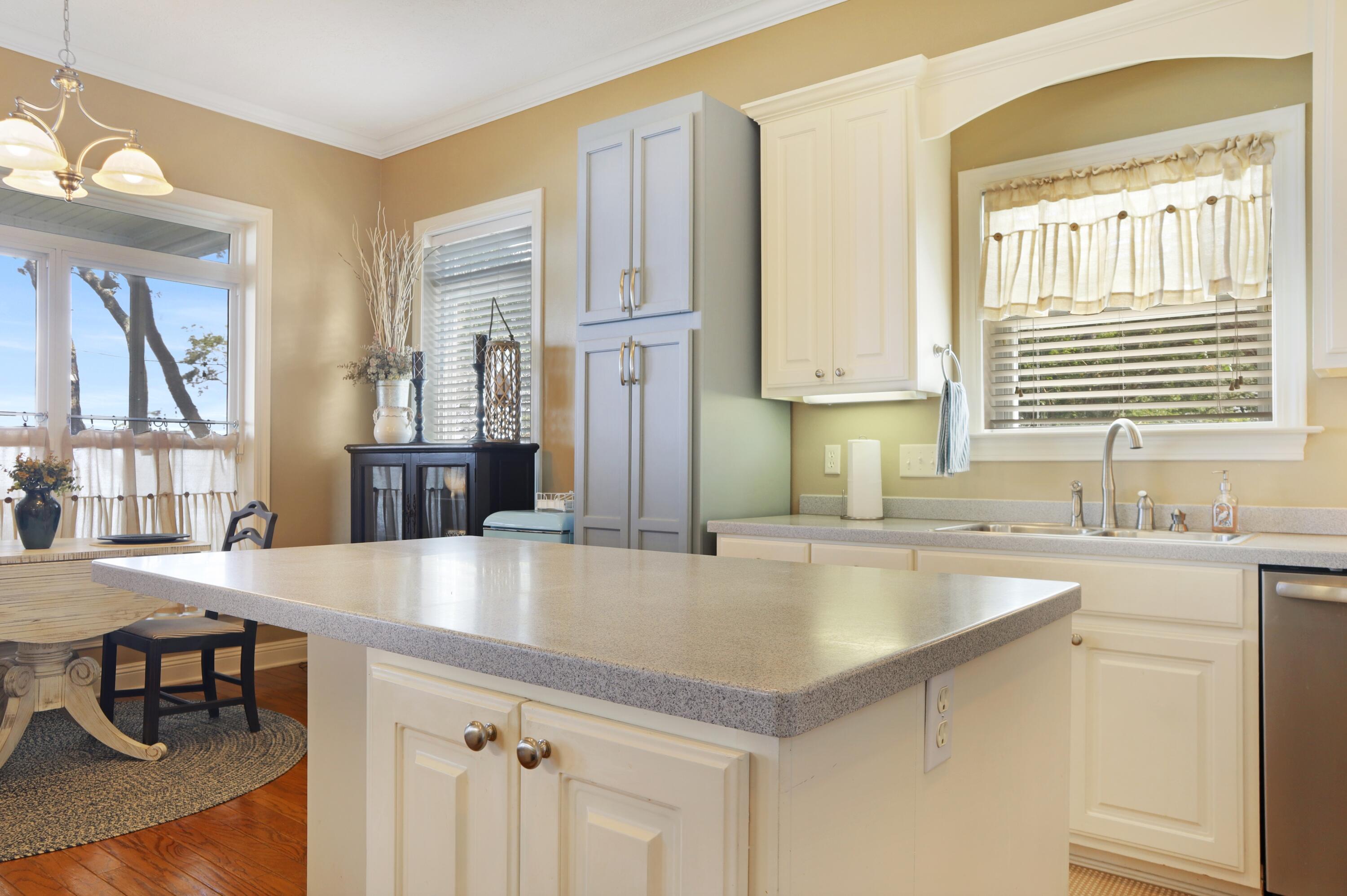 5884 E Bay Boulevard