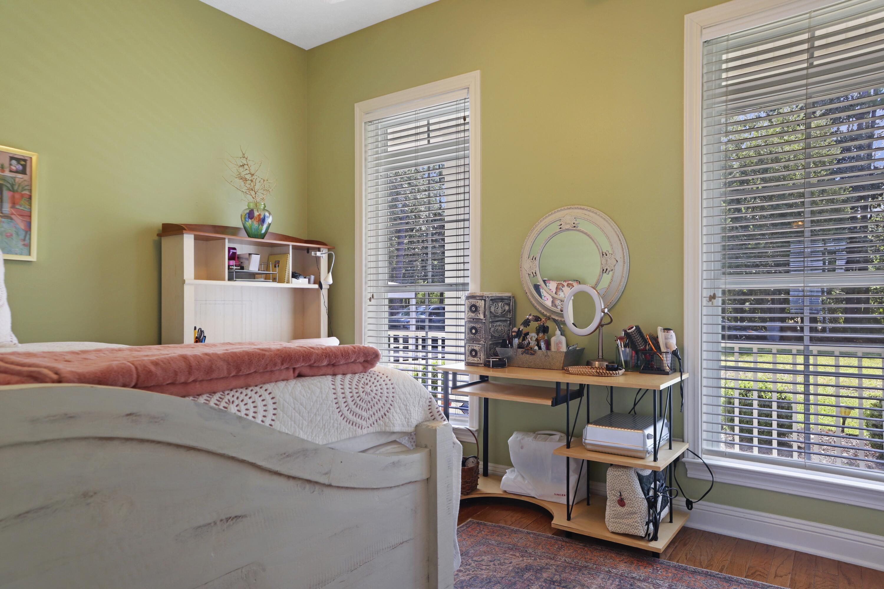 5884 E Bay Boulevard