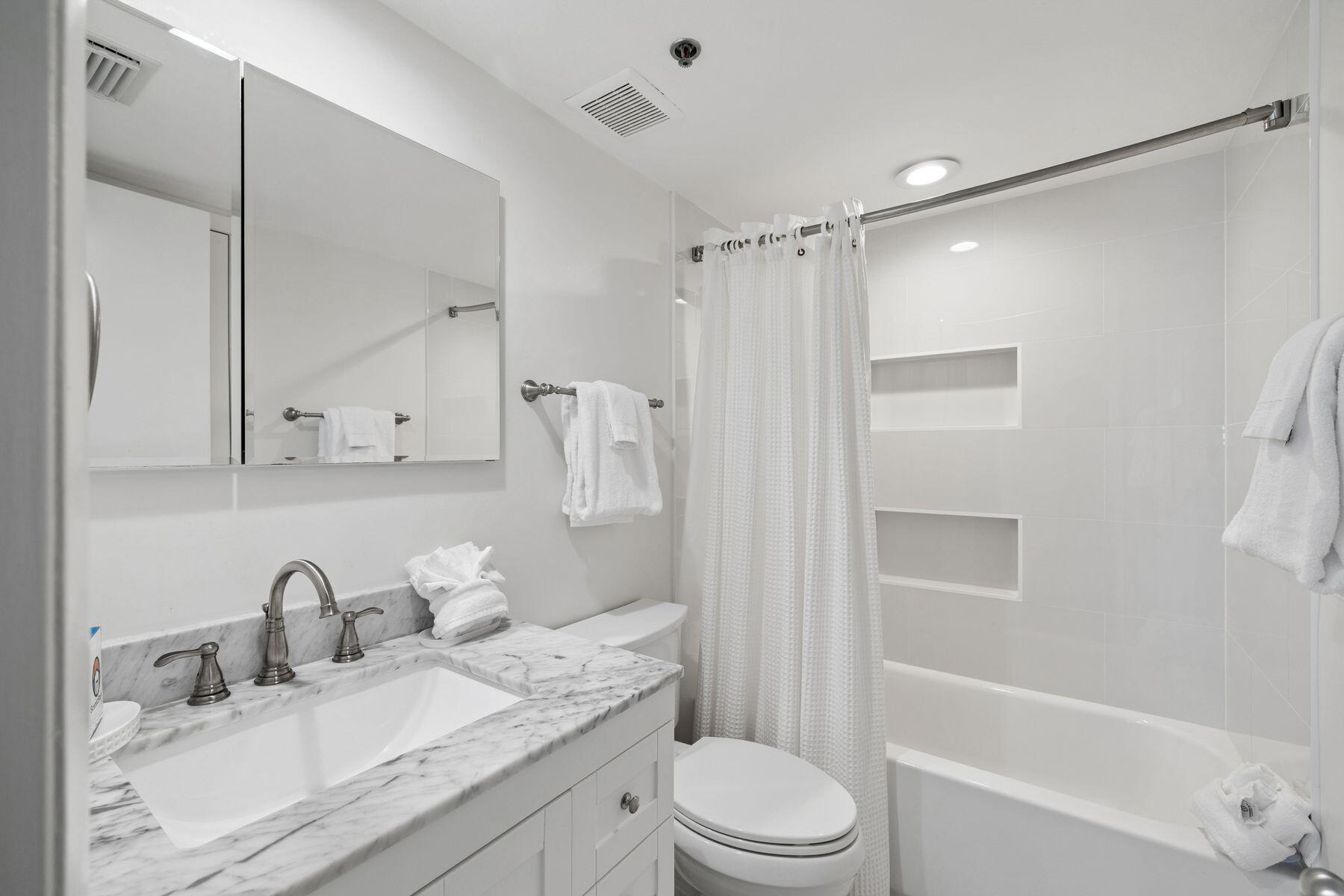 4100 E County Hwy 30A, 701