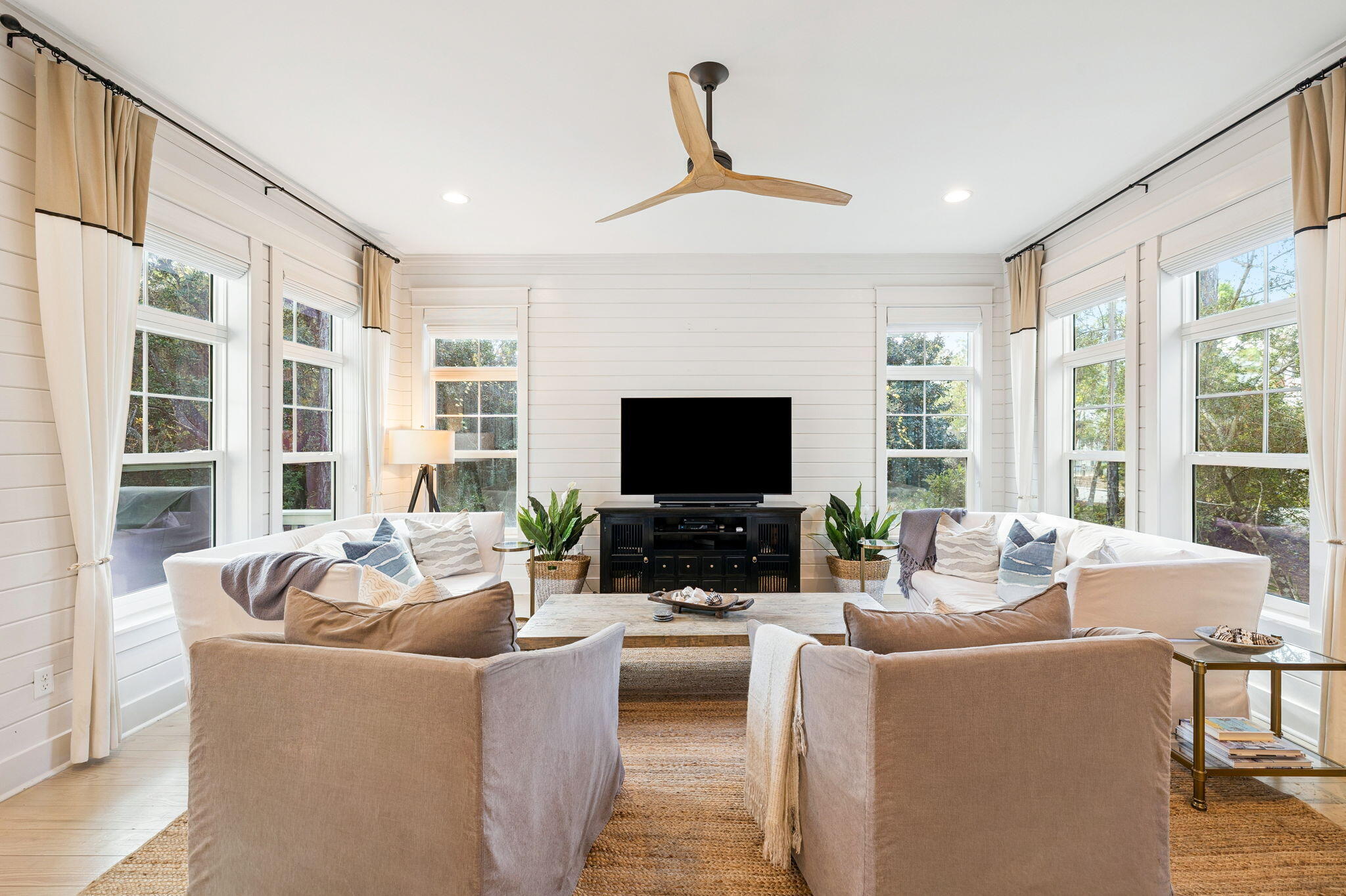 318 E Royal Fern Way