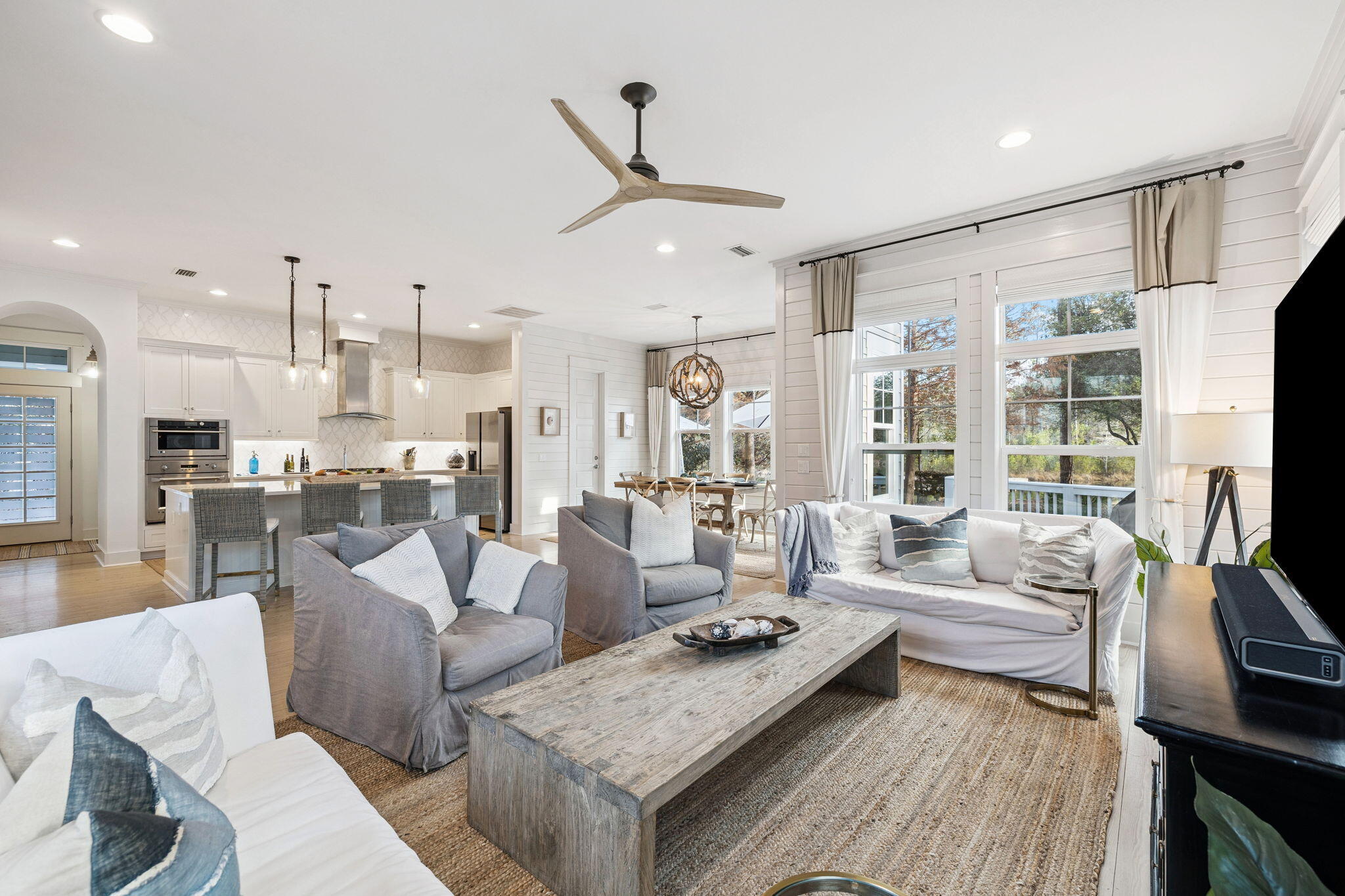 318 E Royal Fern Way