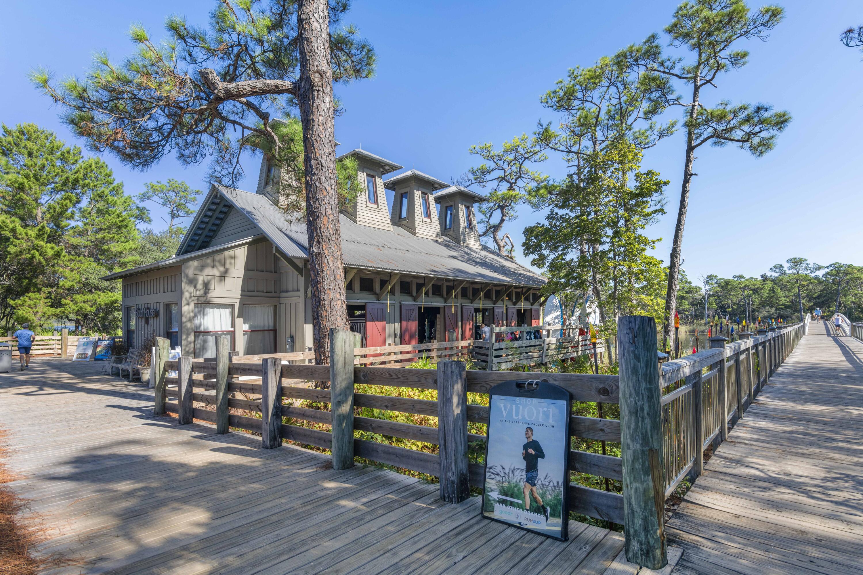 318 E Royal Fern Way