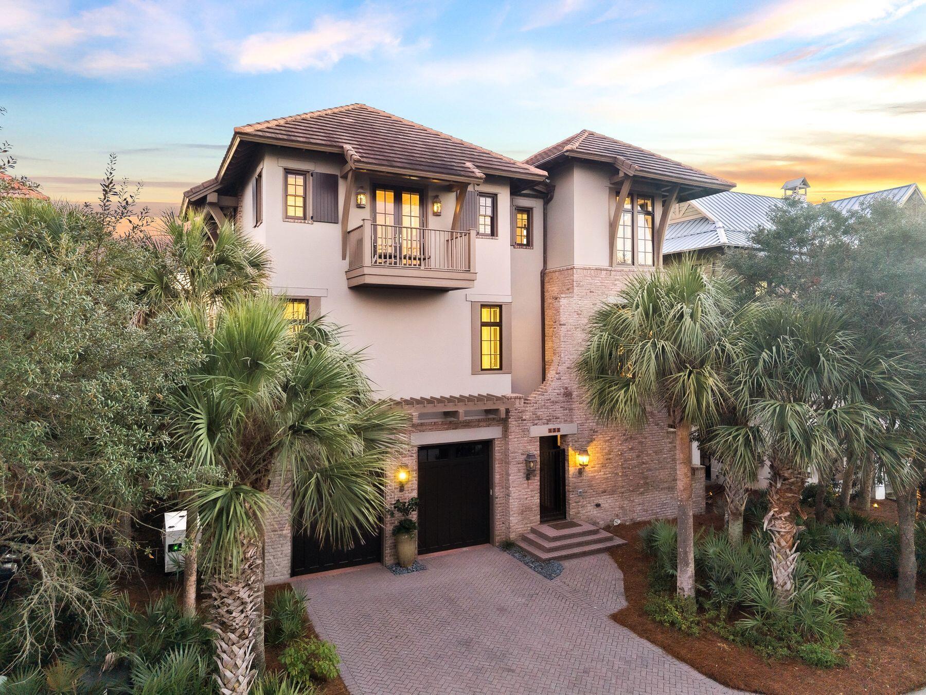131 W St Lucia Lane