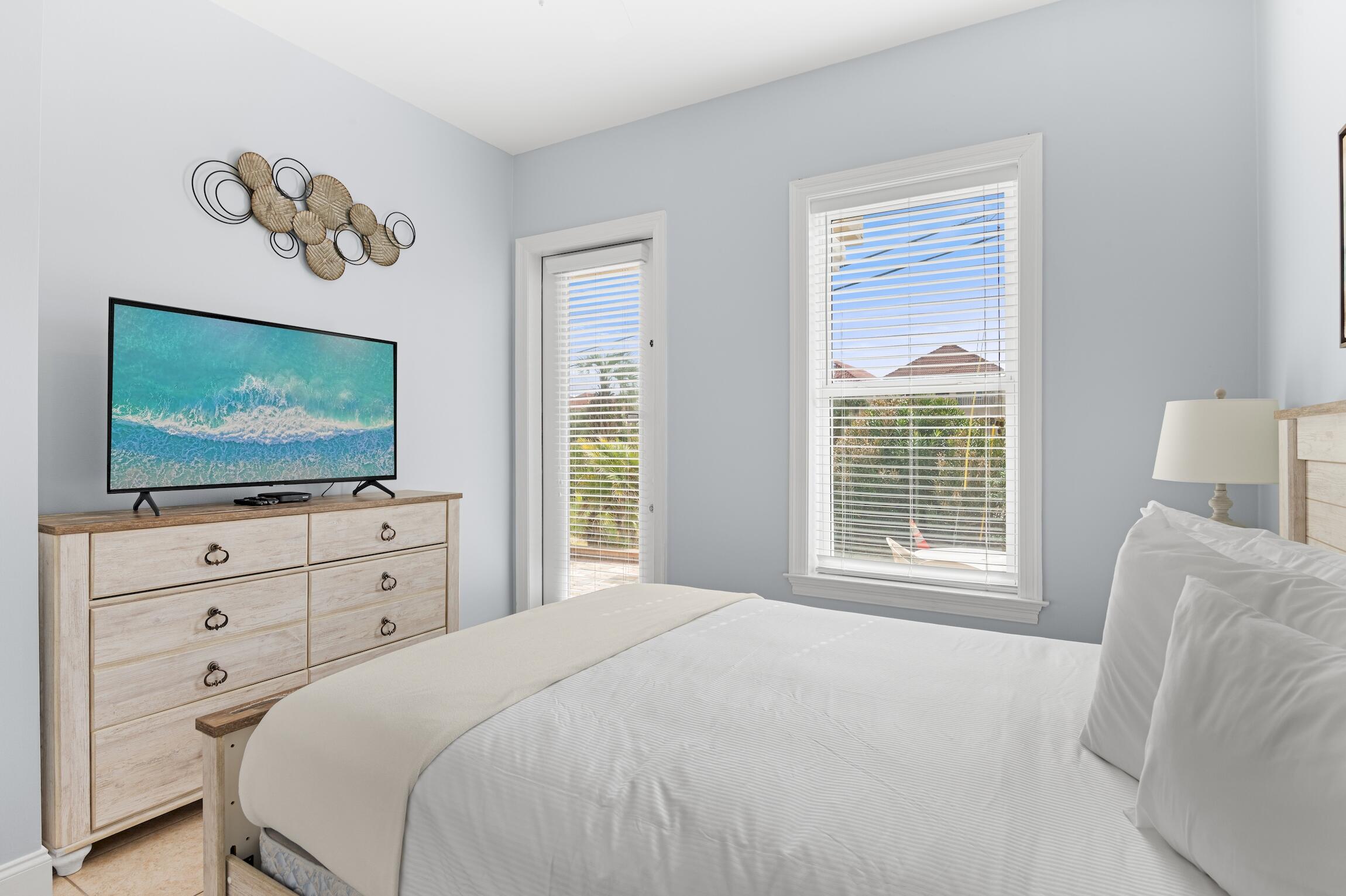 431 La Valencia Circle