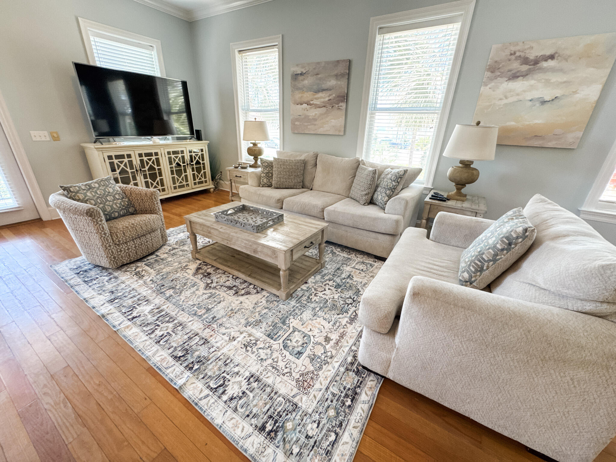 431 La Valencia Circle