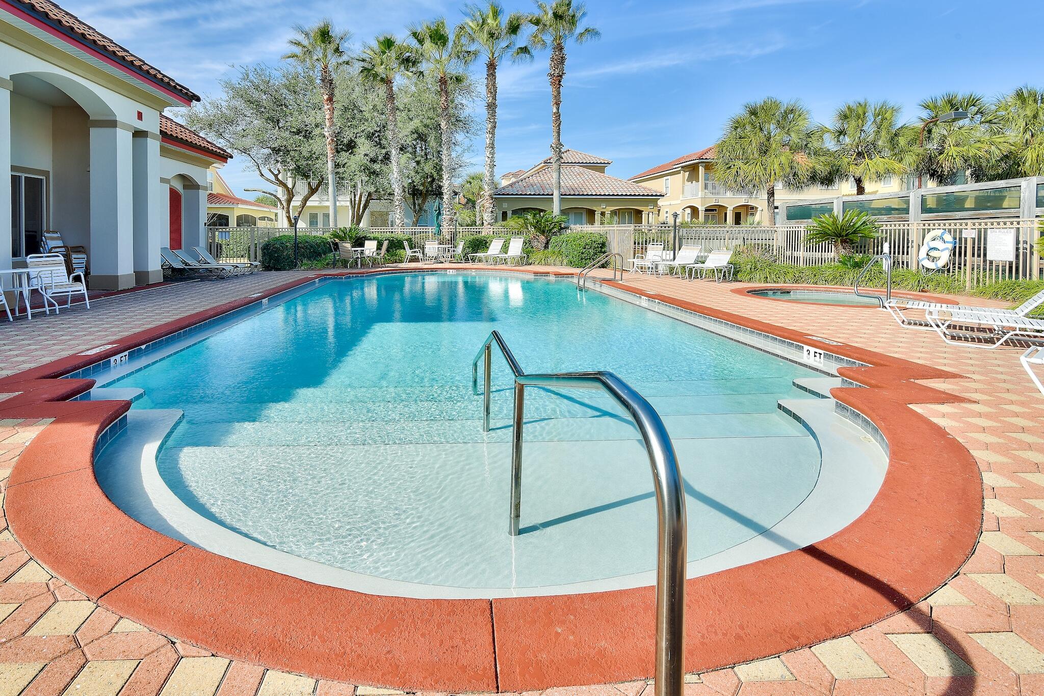 431 La Valencia Circle