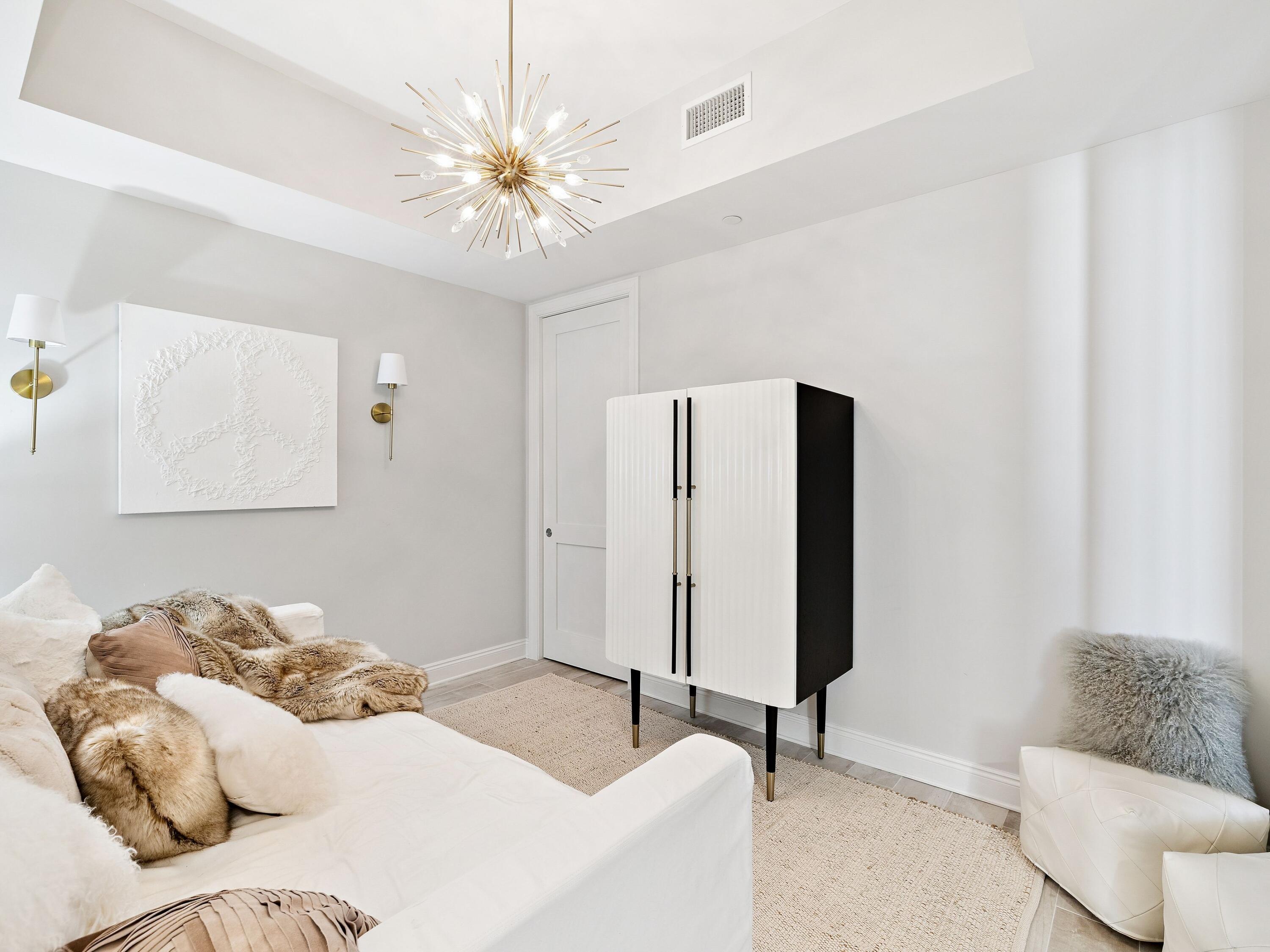 4463 W County Highway 30A UNIT 302