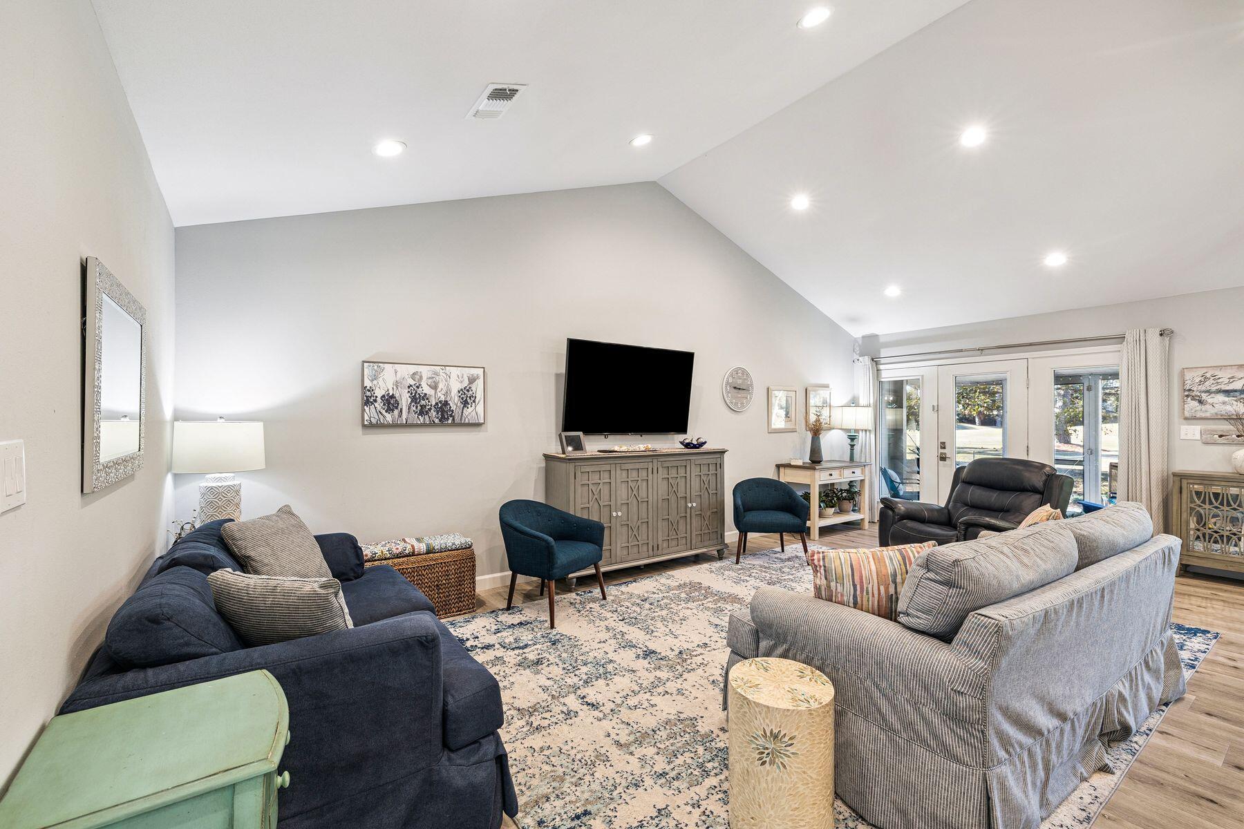 556 Augusta Drive # 11504