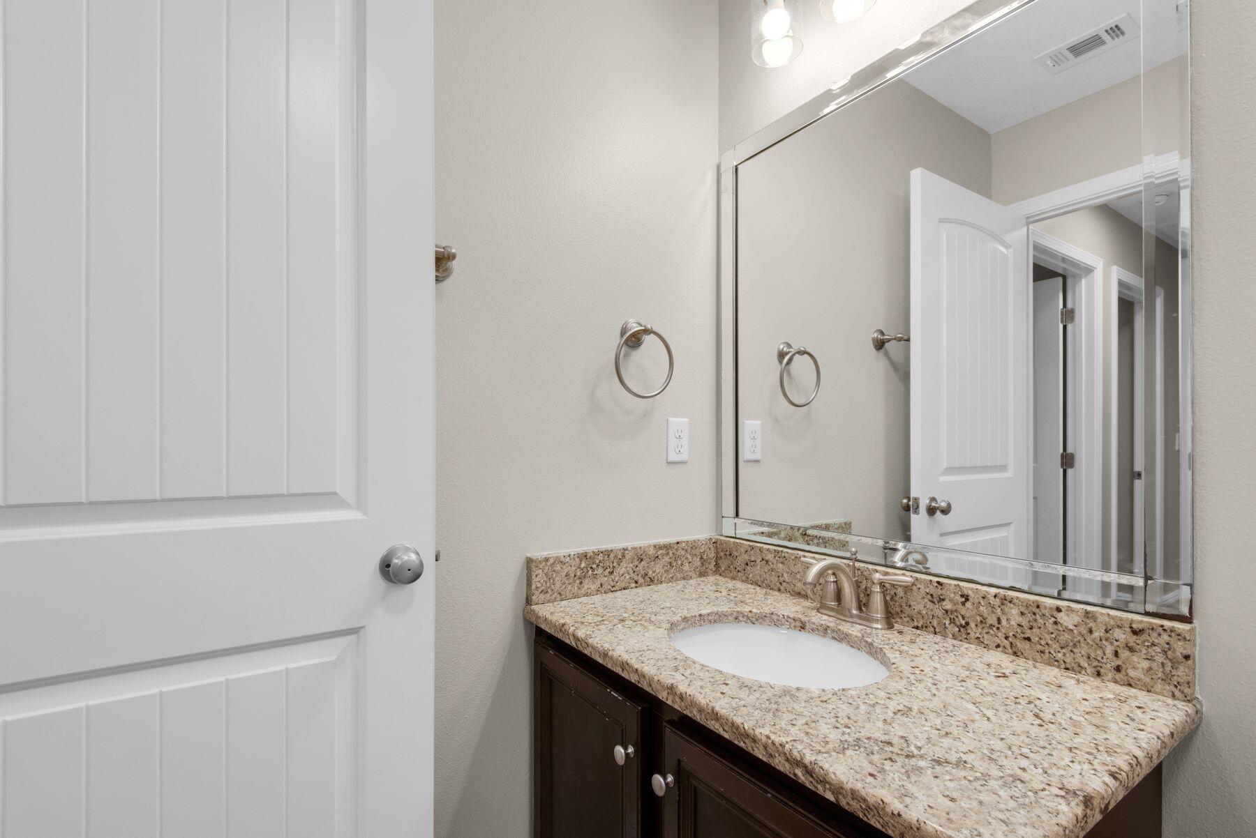 17 W Shady Oaks Lane UNIT C