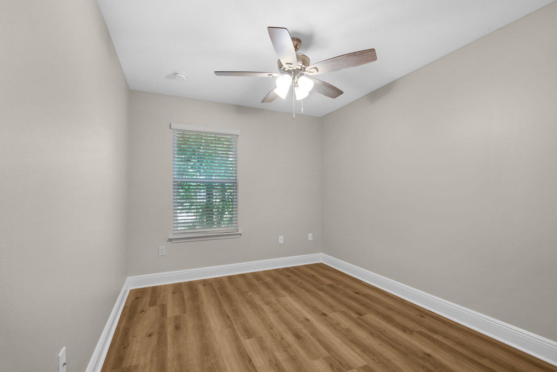 17 W Shady Oaks Lane UNIT C